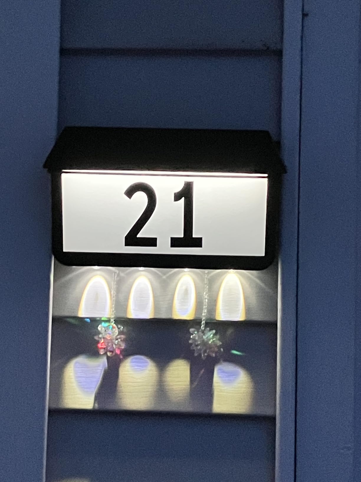 Brightever Solar Powered Address Signs, Solar House Numbers 3-Light Modes | LED Illuminated Address Plaque with Stakes, Wall Mounted/In Ground, for Outside Yard Home IP65 Waterproof, 1-Pack Black customer photo 2