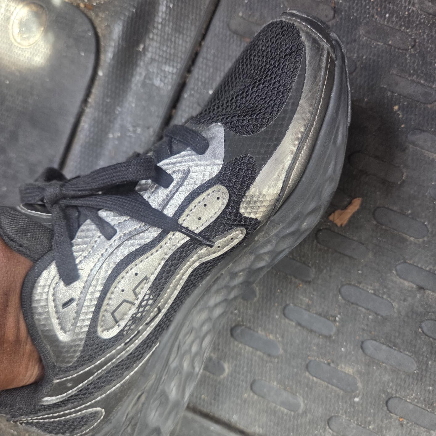 New Balance Women's Fresh Foam Arishi V4 Tiralux customer photo 2