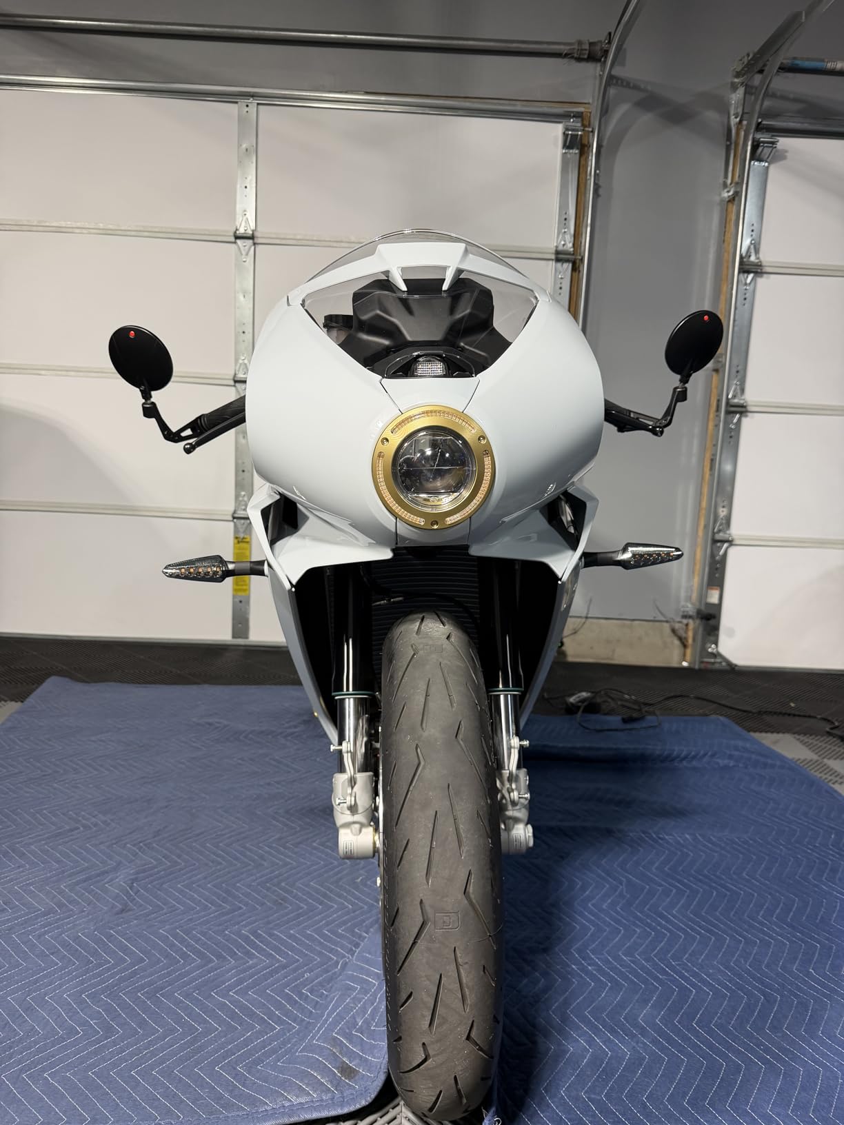 Xitomer 42.4mm Pin Universal Motorcycle Stand Single Arm Paddock Stand - Fit for Brutale Series, F3 675, F3 800, Turismo Veloce (MV Agusta) customer photo 2