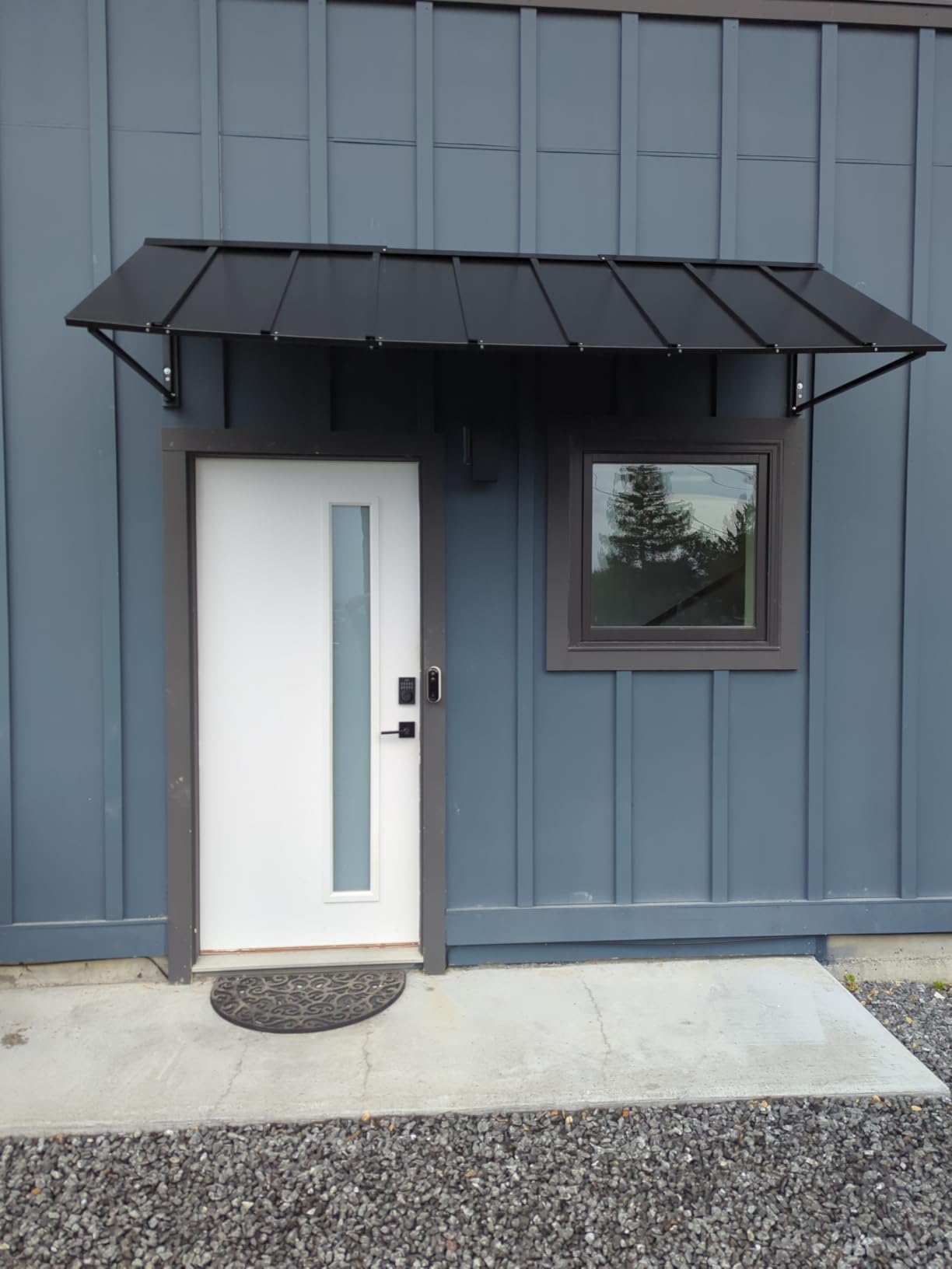 VEVOR Fixed Metal Awning 80 x 36 in Heavy-Duty Window Awning Door Canopy customer photo 1