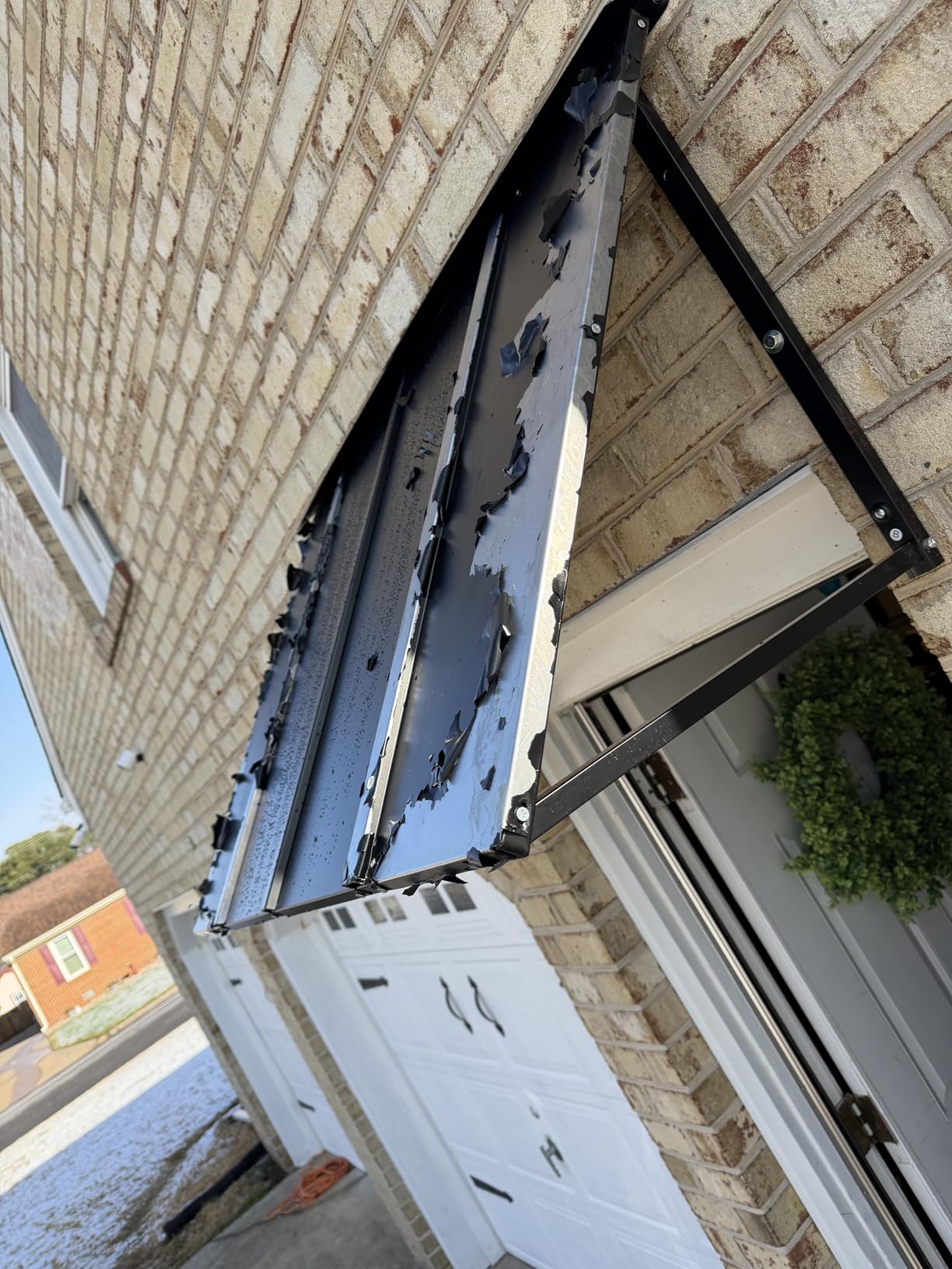 VEVOR Fixed Metal Awning 80 x 36 in Heavy-Duty Window Awning Door Canopy customer photo 2