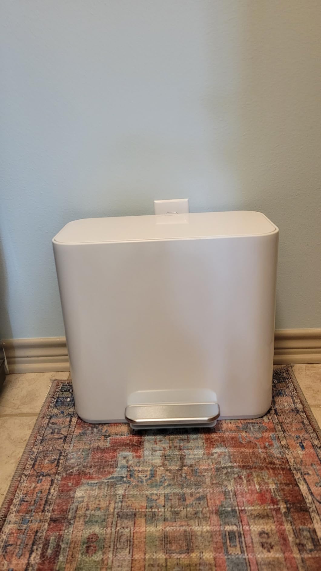 simplehuman Mini Step Recycler, 15L / 4 Gallon Dual Compartment Trash Can for Hotels, Offices, Studios, Small Spaces, 150,000-Step Steel Pedal, Lid Shox® Silent Close, White Steel customer photo 1