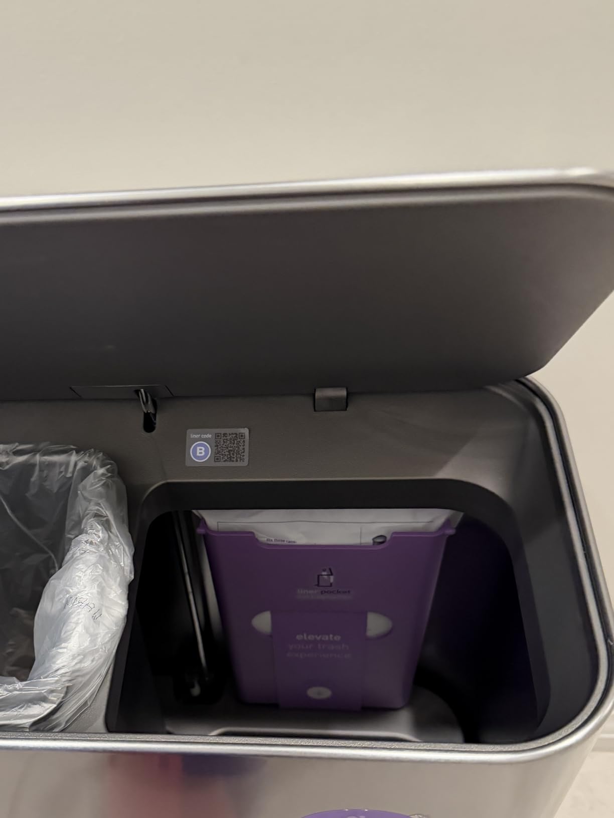simplehuman Mini Step Recycler, 15L / 4 Gallon Dual Compartment Trash Can for Hotels, Offices, Studios, Small Spaces, 150,000-Step Steel Pedal, Lid Shox® Silent Close, White Steel customer photo 2