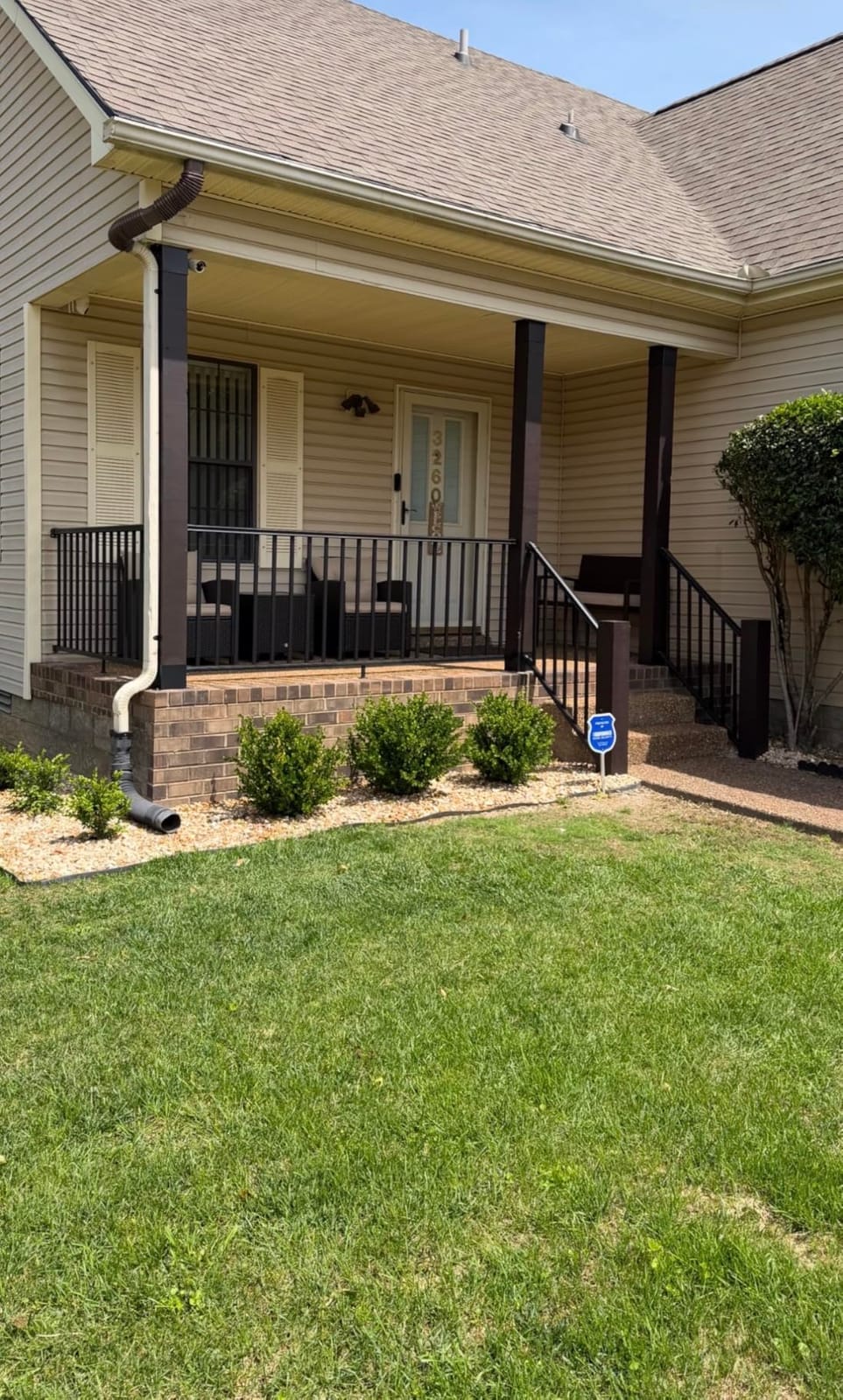 Egadis 1 Pack 36 in x 6 ft Aluminum Porch and Deck Railing Kit Without Post | Pioneer in Modular Aluminum Railing Kit, ASTM Certified, Black Textured AAMA2604 Finish for Deck, Porch & Balcony (1 Panel) customer photo 1