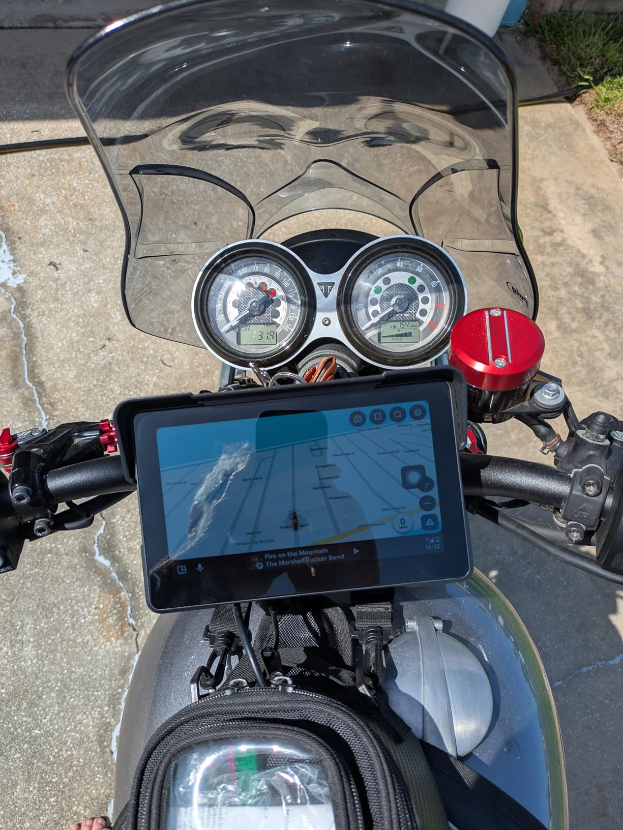 Wireless Motorcycle Apple Carplay,7 Inch Portable Motor GPS Navigation with Apple Carplay & Android Auto,Siri & Google Assistant, Anti-Glare/Bluetooth 5.2/ Voice Control/ IP69K Waterproof Touchscreen customer photo 2