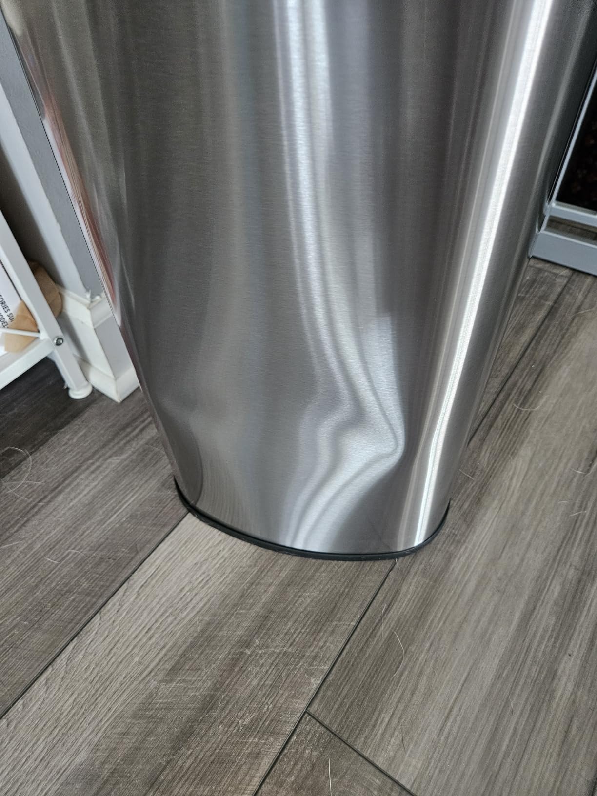 SONGMICS Motion Sensor Trash Can, 13 Gallon (50 L), Soft-Close Lid | Automatic Garbage Can, Wave or Touch to Open, with 15 Trash Bags, Stainless Steel, Metallic Silver and Ink Black ULTB640E01 customer photo 2