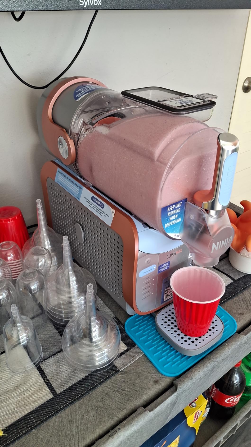 Ninja SLUSHi MAX Smart Frozen Drink Maker, 12+ Servings, Peach, FS605 | 2X BIGGER & 2X FASTER than the original Ninja SLUSHi, SlushAssist Technology, XXL 150 oz vessel, 12+ servings customer photo 2