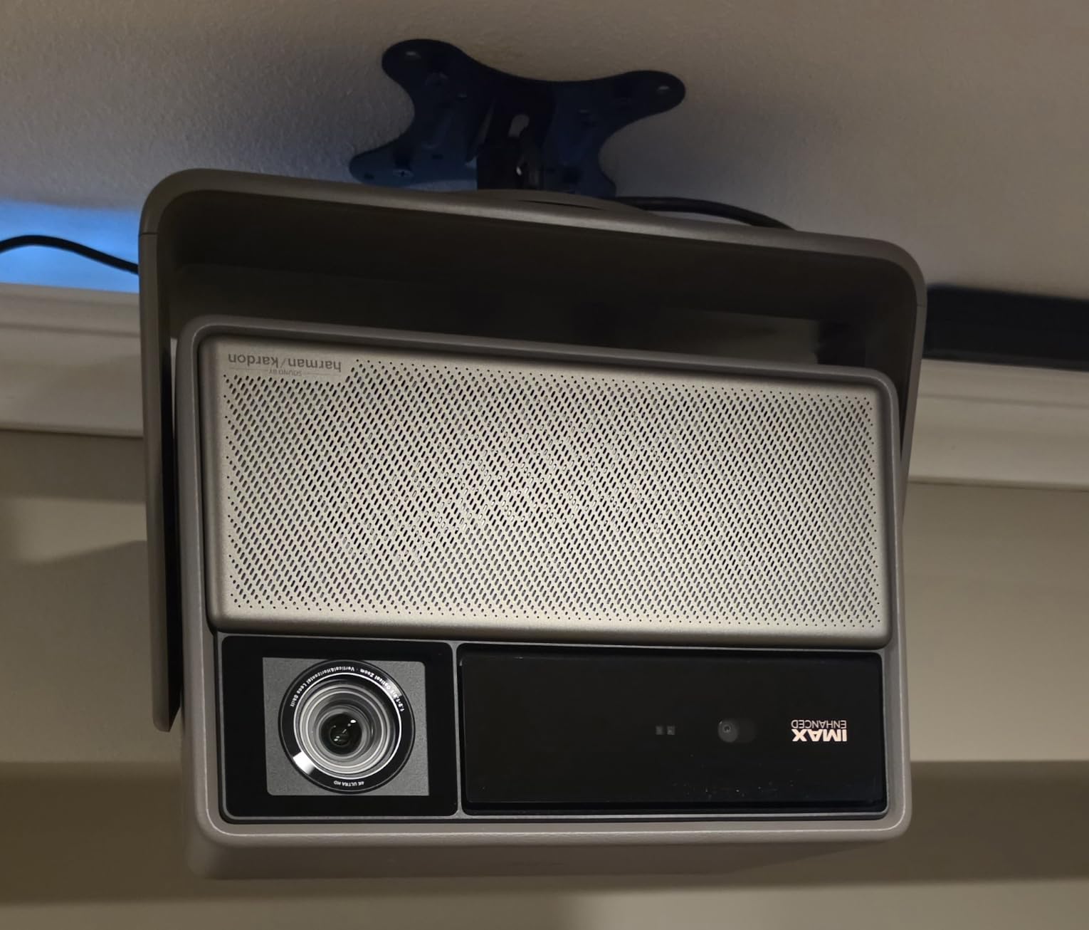 XGIMI HORIZON 20 4K RGB Triple Laser Home Projector, 3200 ISO Lumens customer photo 1