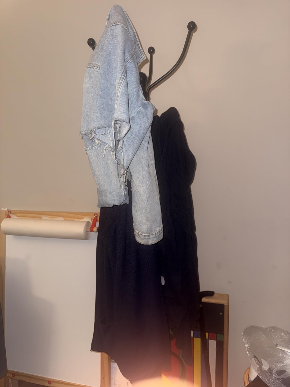 Pipishell Metal Heavy Duty Coat Rack with Sturdy Marble Base, Coat Tree with 16 Hooks & Detachable Umbrella Holder, Coat Rack Freestanding for Entryway, Corner, Bedroom and Home Office, Black customer photo 2