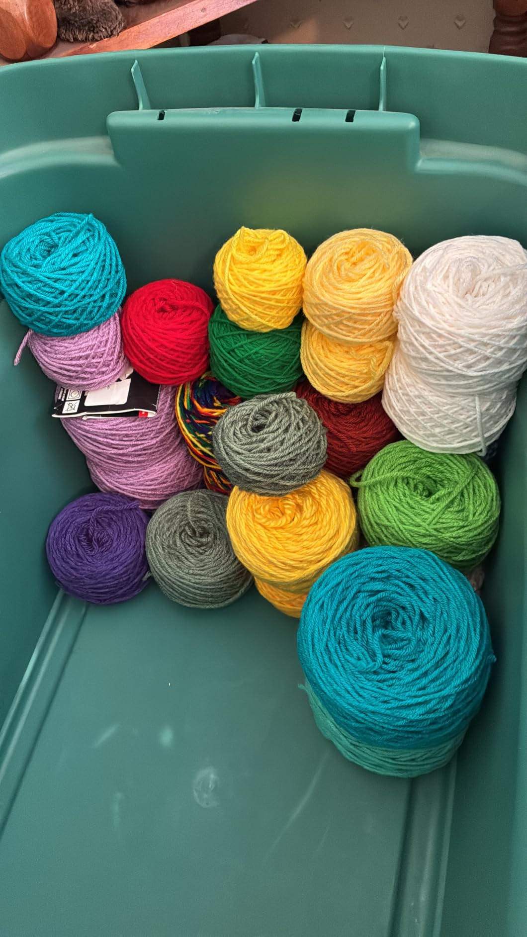 Caydo Electric Yarn Winder M1, Effortless Yarn Organizer for Crochet Lovers | Auto Winding with Dual Tension Spring Stepless Speed, Compact 7oz Pretty Cake, Ideal Craft Helper for Yarn Enthusiasts White customer photo 1