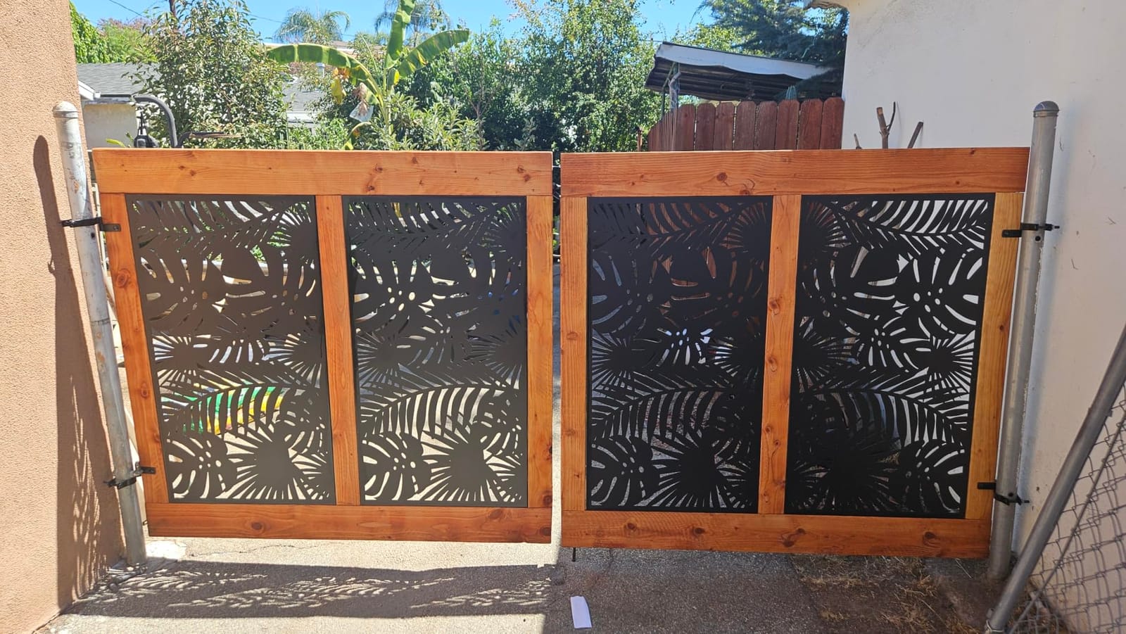 72in Metal Privacy Screen Outdoor Decorative Panel – Freestanding Rustproof Steel Patio Divider for Garden, Backyard, or Balcony, Modern Laser Cut Design for Stylish Privacy & Outdoor Decor customer photo 1