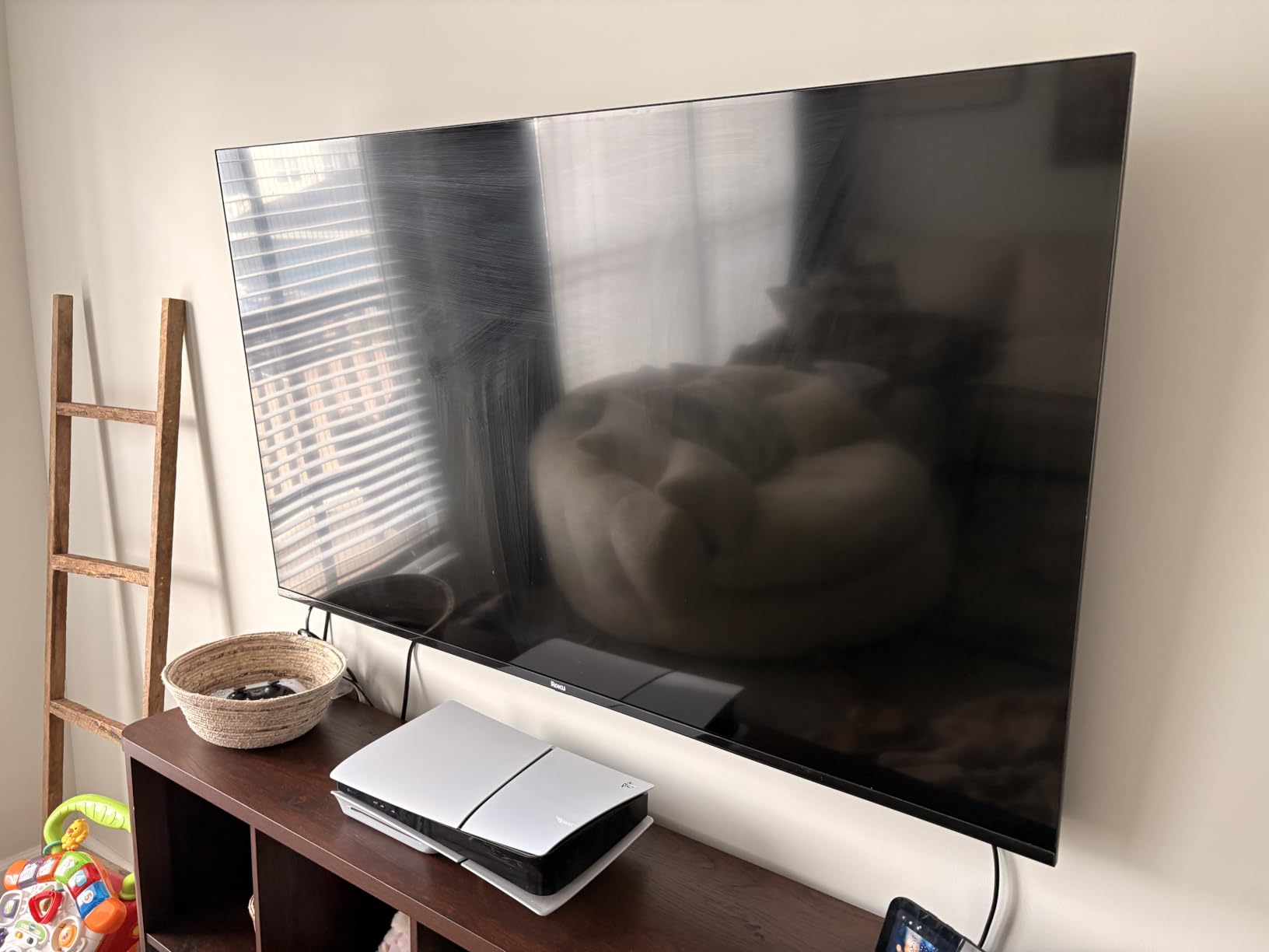 Roku 65-Inch Select Series Smart TV 2026-4K (2160p) QLED TV TV customer photo 1