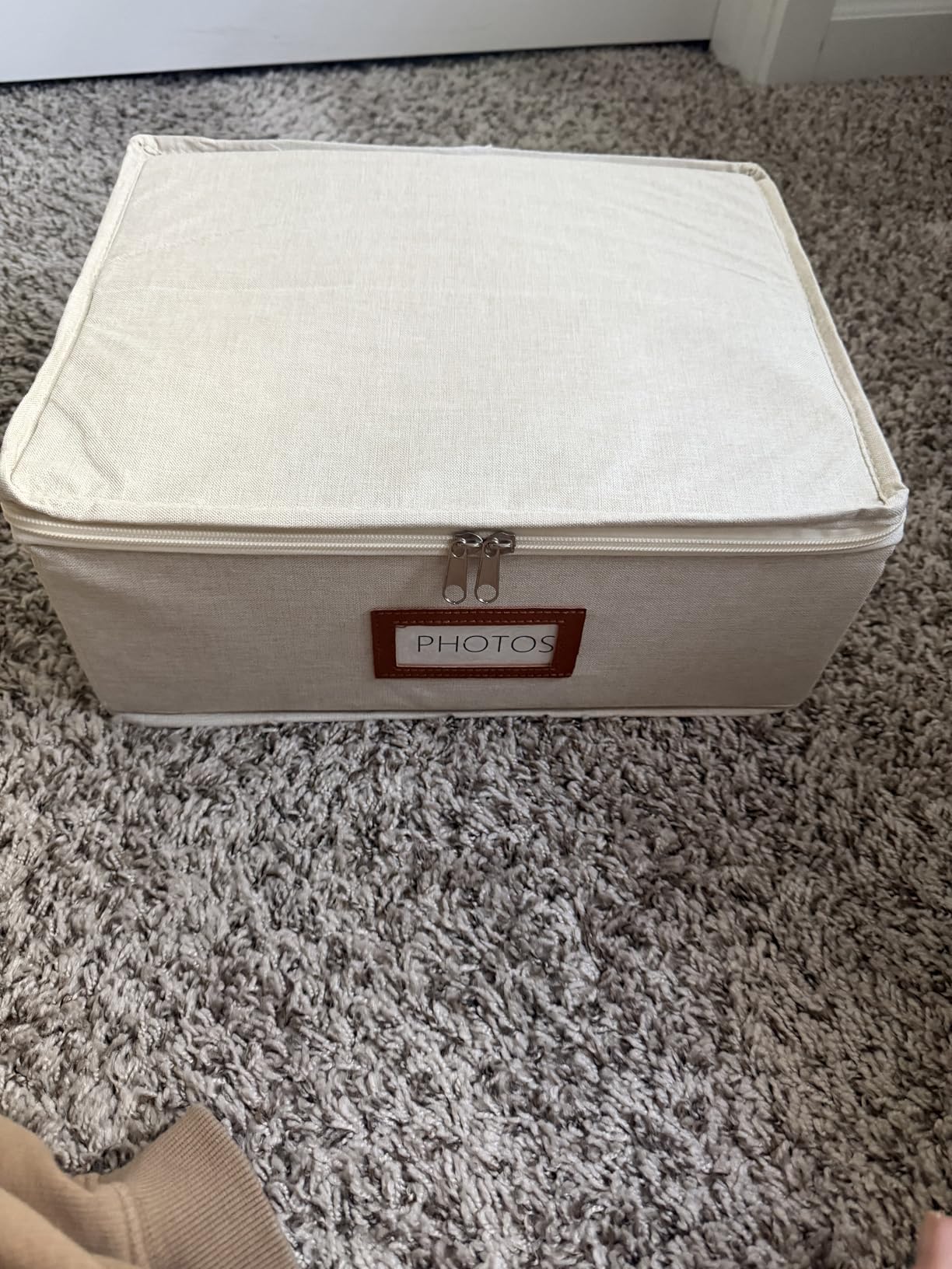 HULISEN Photo Storage Box, Photo Organizer for 2000 4x6 Pictures, Beige | Linen Keepsake Box with Zipper Lid & 8 Dividers, Label Cards Included, Mesh Pocket for Larger Prints, Family Memory Storage customer photo 2