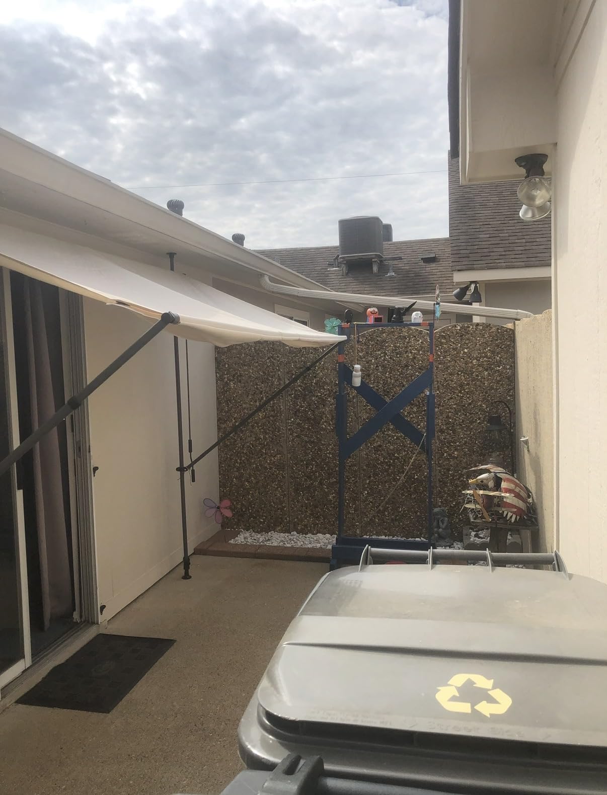 HOMEDEMO Manual Retractable Awning, 138