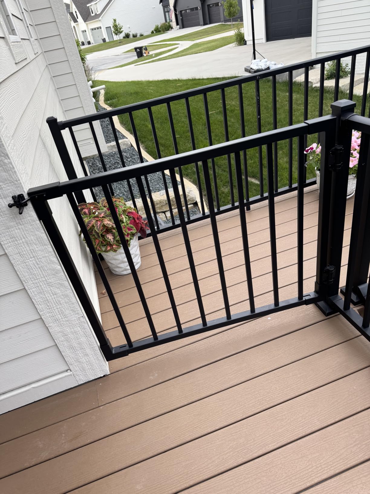 W.4ft x H.36in Aluminum Deck Gate Kit Outdoor, DIY Cuttable, Black | Welded Anti Sag Frame, Self Closing Hinges & Latch, AAMA 2604 Weather-Resistant Finish for Patio, Garden, Stairs customer photo 1
