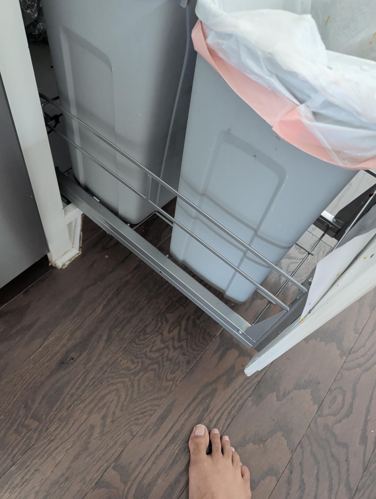Double Pull Out Trash Can Under Cabinet, Heavy Duty Steel Frame | Soft Close Under Cabinet Dual Trash Can Kit, Kitchen Recycling Cabinet Organizer customer photo 1