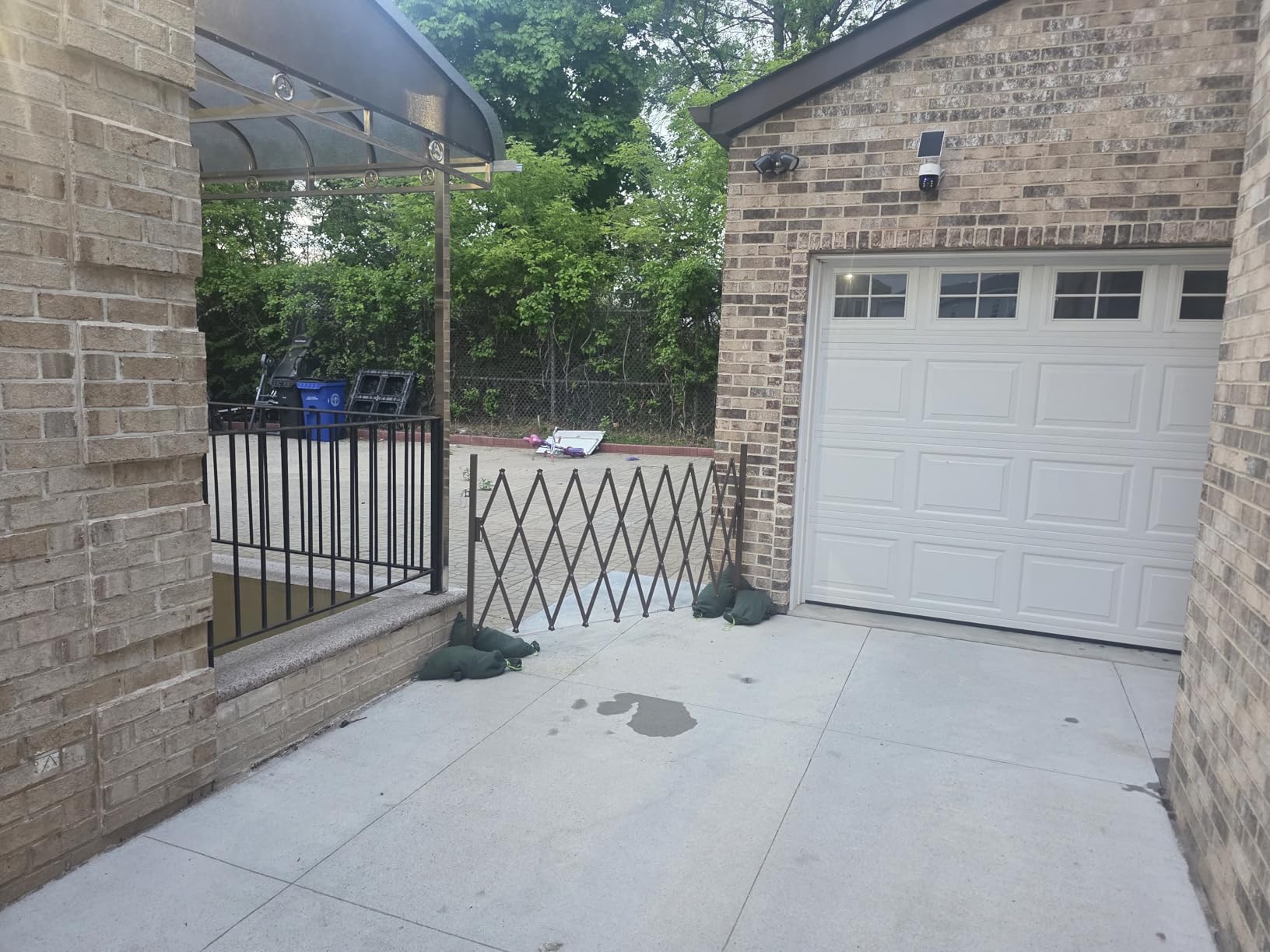 VEVOR Double Expandable Barricades, 25FT Industrial Safety Barriers, Flexible Mobile Barricade with Locking Casters, Portable Folding Security Gate Metal Traffic Fence for Driveway Warehouse Elevator customer photo 1