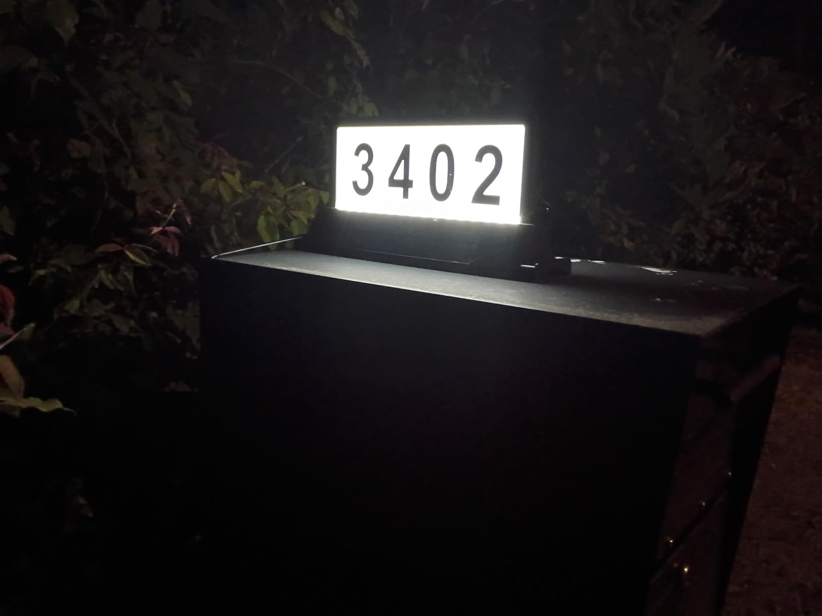 Solar Address Sign for Mailbox - Double-Sided Illuminated Mailbox Numbers, Magnetic Mount, No-Drill, 3-Color Light Modes, IP65 Waterproof Solar-Powered Plaque, Outdoor House Mailbox Topper customer photo 1