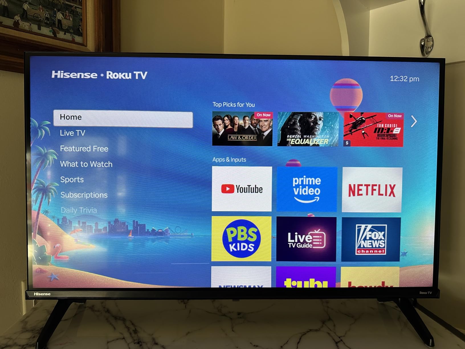 Hisense 32-Inch Class QD4SR Series Hi-QLED HD Smart Roku TV (32QD4HSR, 2026 Model) – Hi-QLED Color, Dolby Audio, Compatible with Alexa, Full Array LED, Slim Bezel Design customer photo 2