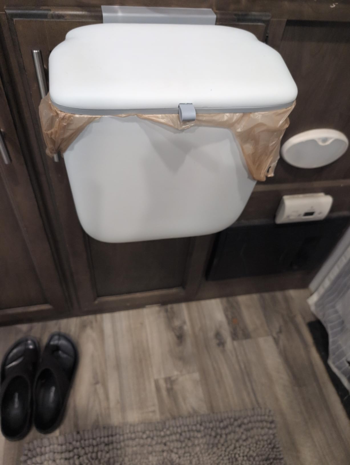 RV Trash Can for Inside, Hanging Trash Bin with Lid, Wall Mounted & Cabinet Door Mount, Collapsible Odorless Garbage Bin for Camper Kitchen, Bathroom customer photo 1