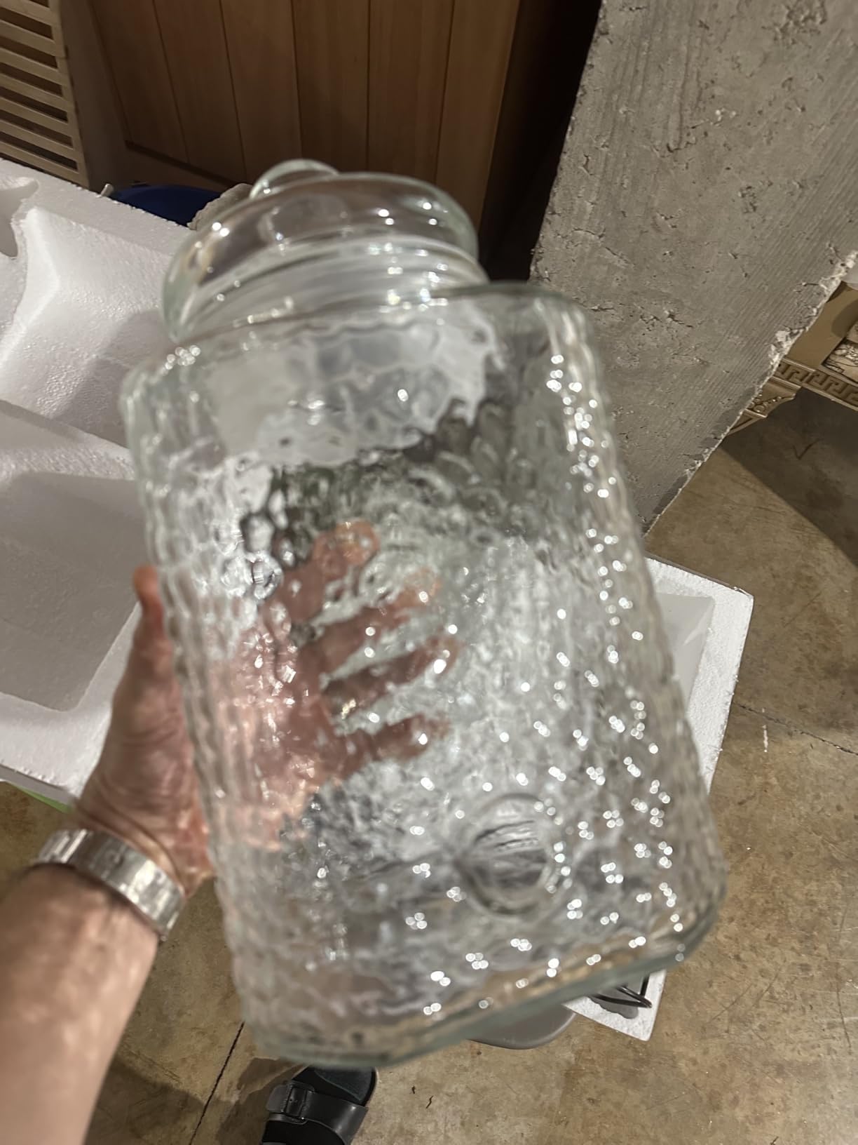 1 Pack 5 Gallon Drink Dispenser for Parties, Hammered Glass Beverage Dispensers with Stand, Stainless Steel Spigot and Drip Trays, Water Jar Jug for Lemonade, Juice, Party Drinks (Clear) customer photo 1