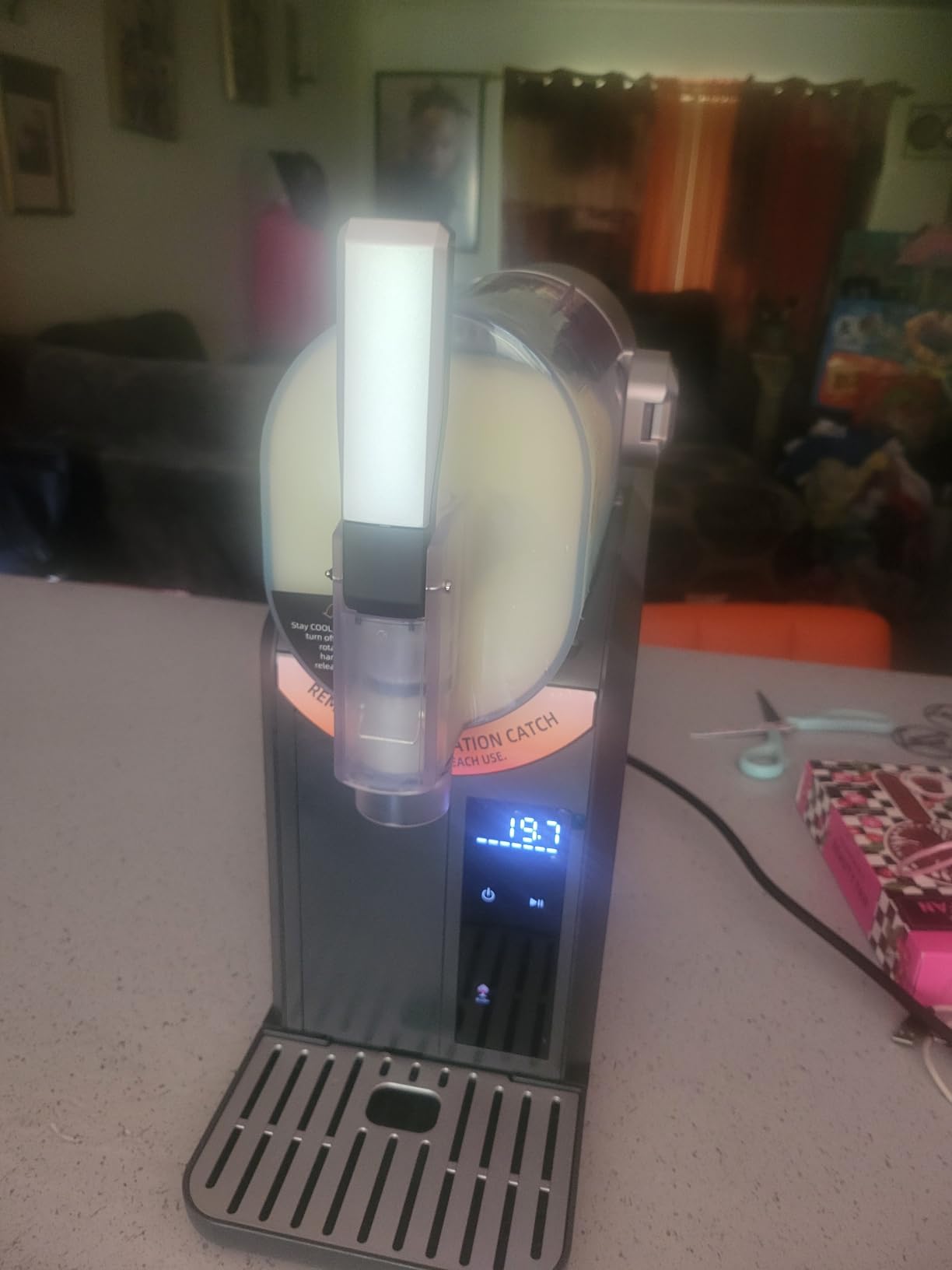 Slushie Machine for Home & Party, 2L/68oz | No Ice Needed, 6 Presets, Rapid Chill, Self-Cleaning, Frozen Drink Machine customer photo 1
