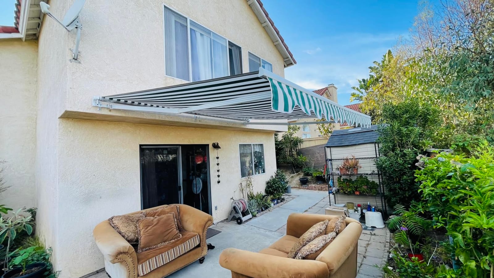 Aoxun 15x10FT Motorized Retractable Awning with Remote Control Manual Crank customer photo 1