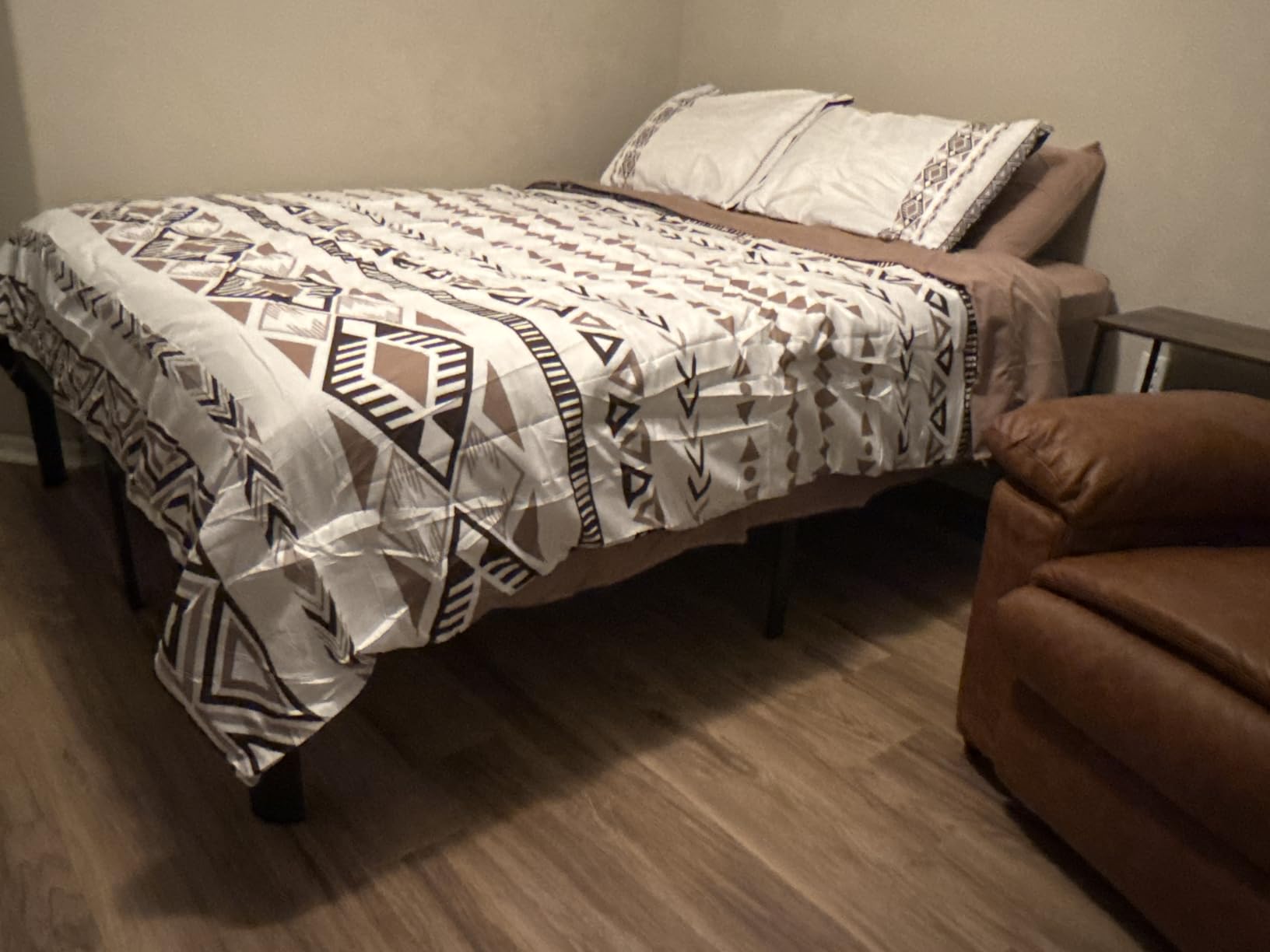 Full Size Bed Frame, 18 Inch Heavy Duty Platform Bed Frame, Noise Free customer photo 1