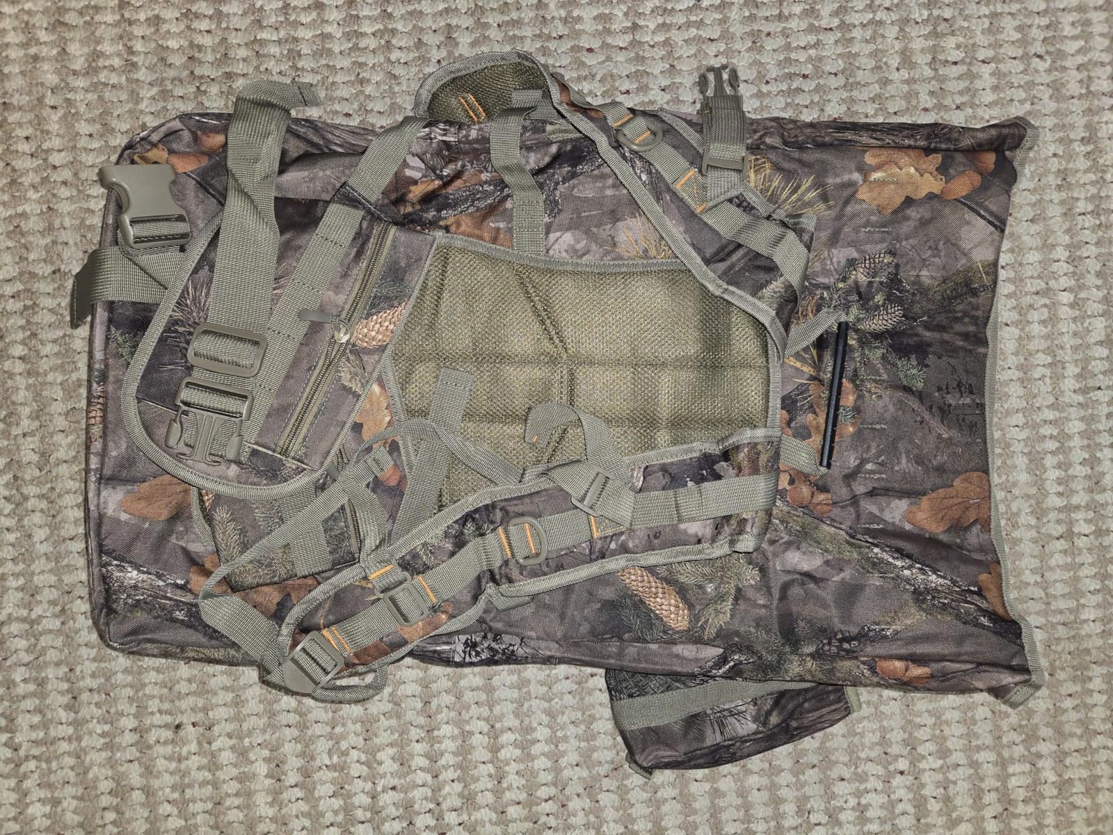NEW VIEW Bow Hunting Backpack for Men, Compound Bow Backpack With Quiver | Camo Compound Bow Case with Multiple Pockets, Waterproof for Elk & Deer Hunt customer photo 1