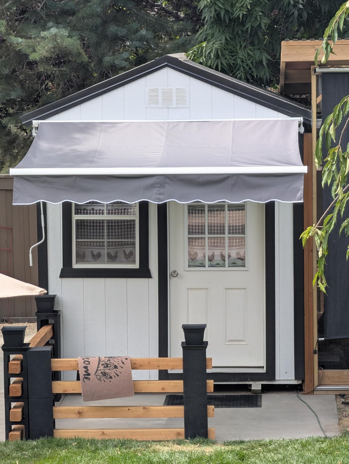 VEVOR Electric Retractable Awning, 9.8' x 8.2' Motorized Patio Awning customer photo 2