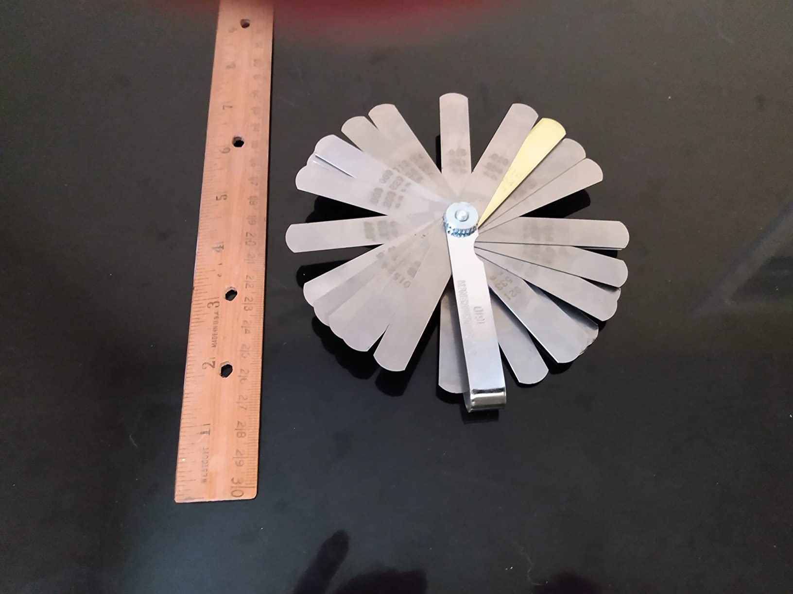 GEARWRENCH 32 Blade Deluxe SAE/Metric Feeler Gauge | 161D customer photo 2