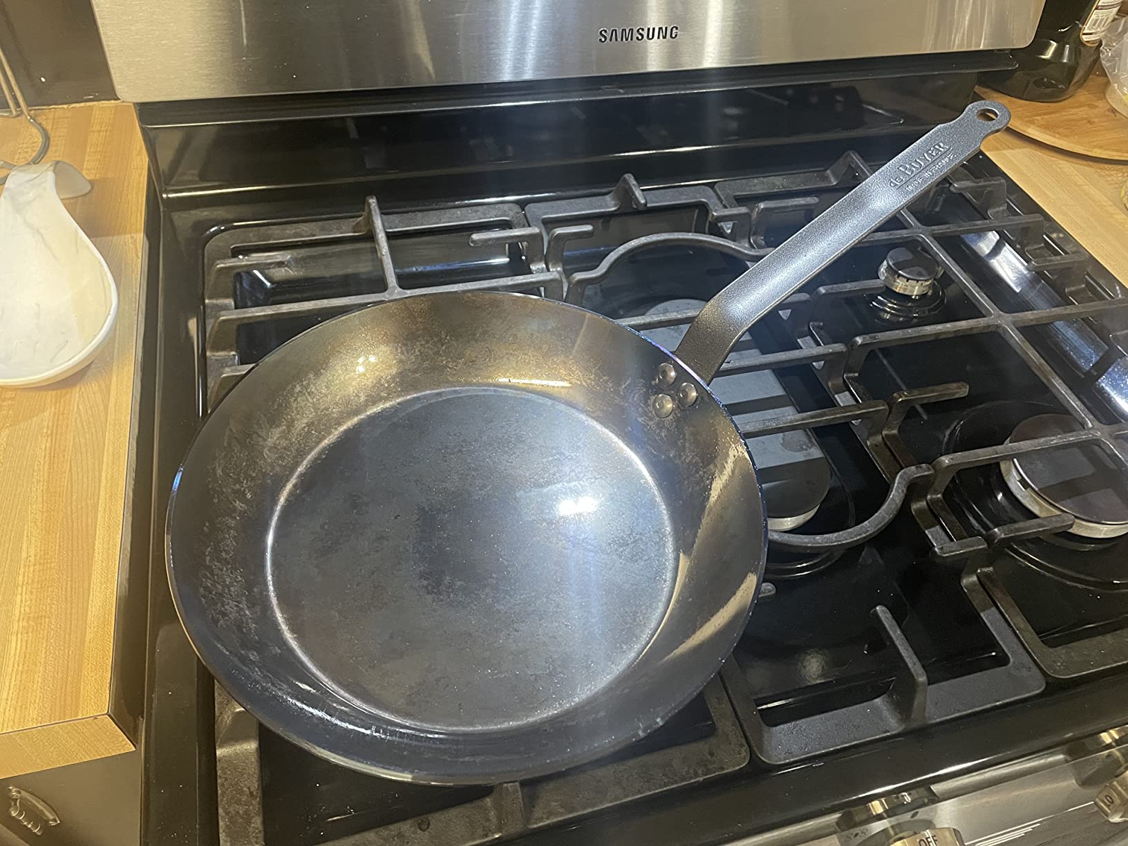 DE BUYER 5110.20 Carbone Plus Heavy Quality Steel Round Lyonnaise Frying Pan, 20 cm Diameter customer photo 1