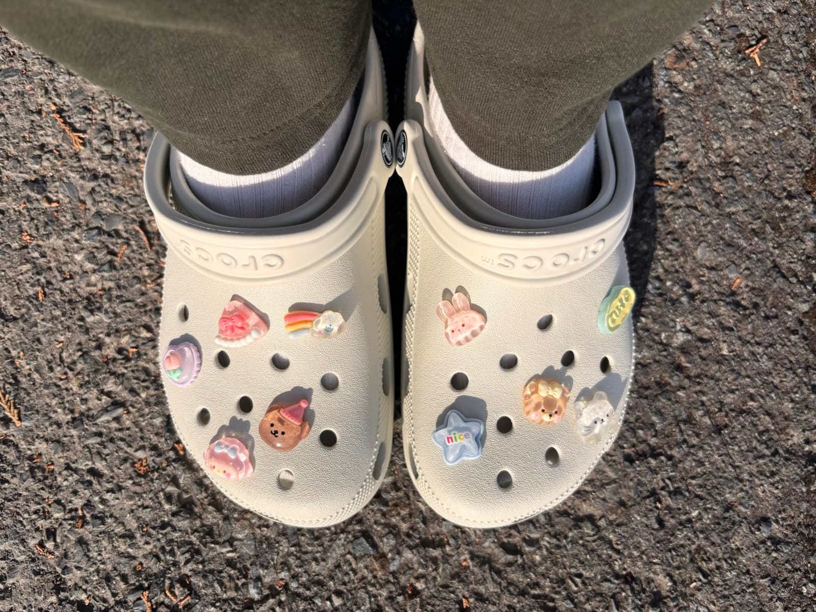 Crocs Unisex-Adult Classic Clog, Clogs for Women and Men customer photo 2