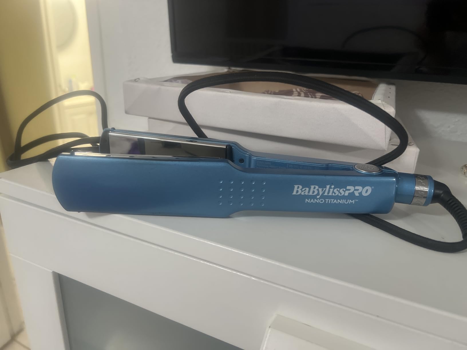 BabylissPRO Nano Titanium Ionic Hair Straightener, Professional Flat Iron for All Hair Types customer photo 1