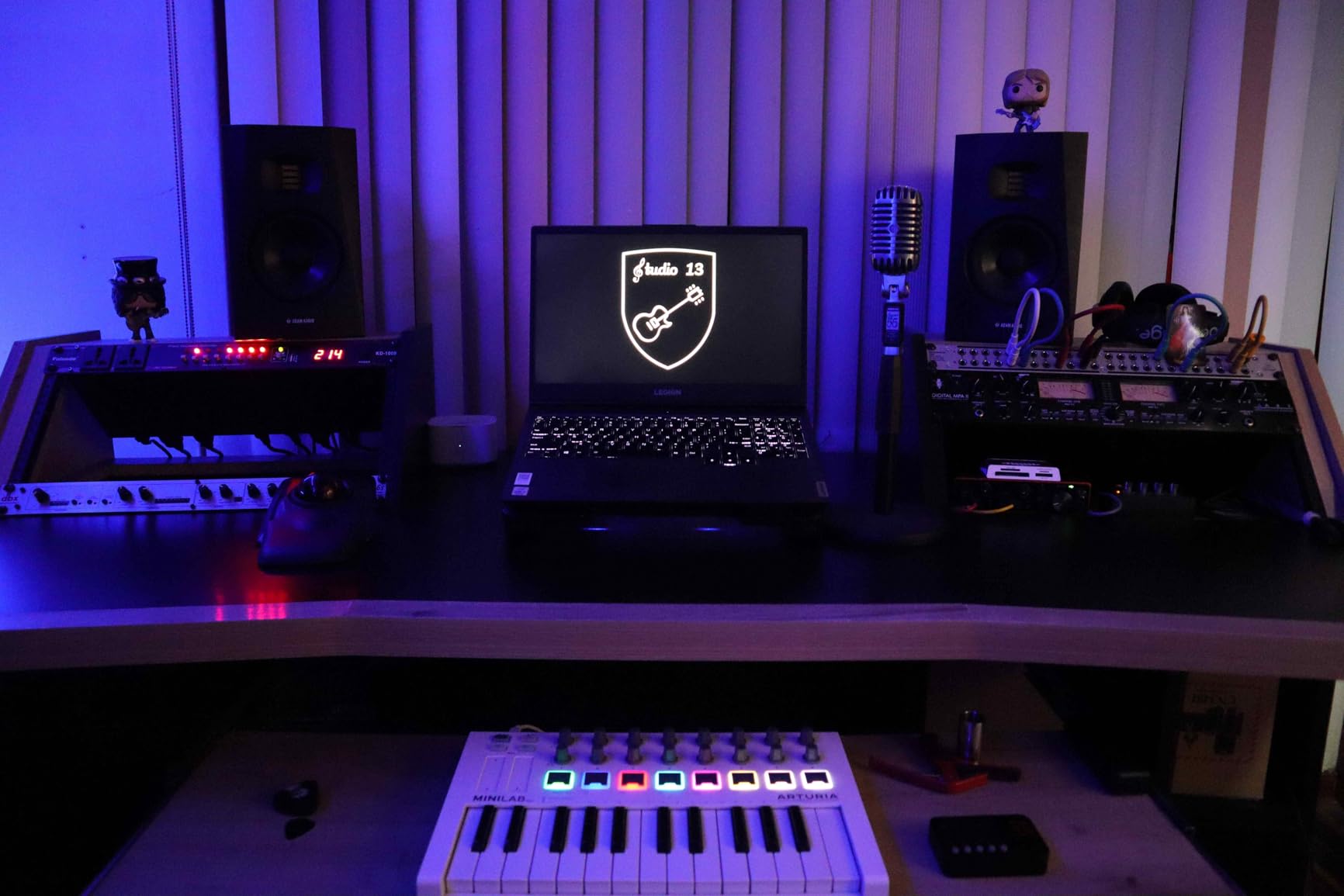 dbx DBX286SV Instrument, Microphone Preamp & Channel Strip Processor, with Compression, De-Esser, Enhancer, Expander/Gate, Loop-Out. Metering LEDs, XLR and ¼” inputs. Rack Mountable 1U. Silver customer photo 2