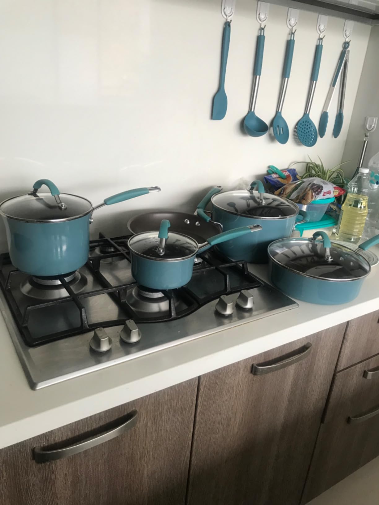 Rachael Ray Cucina Nonstick Cookware, Cranberry Red Pots and Pans Set, 12-Piece customer photo 1