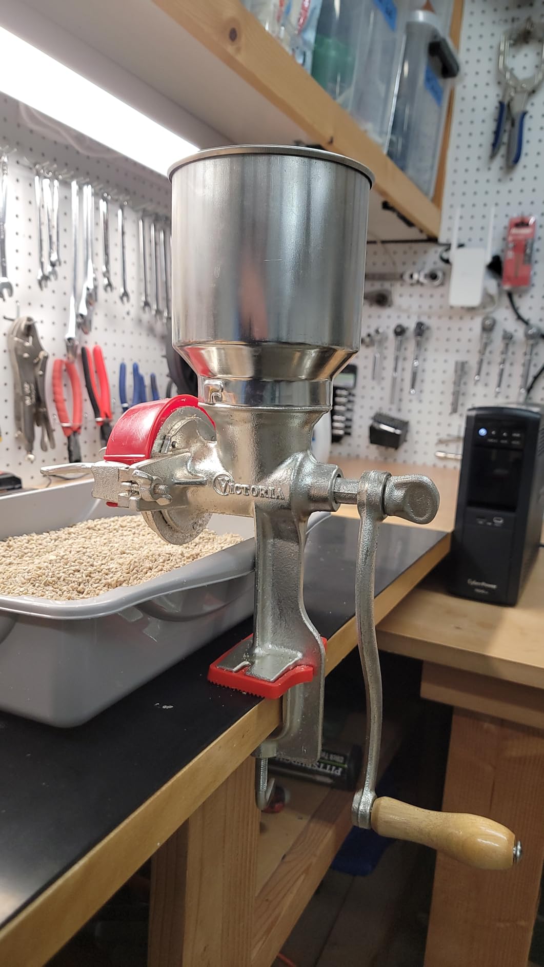 Victoria Manual Cast Iron Grain Mill 2400g with High Hopper customer photo 1