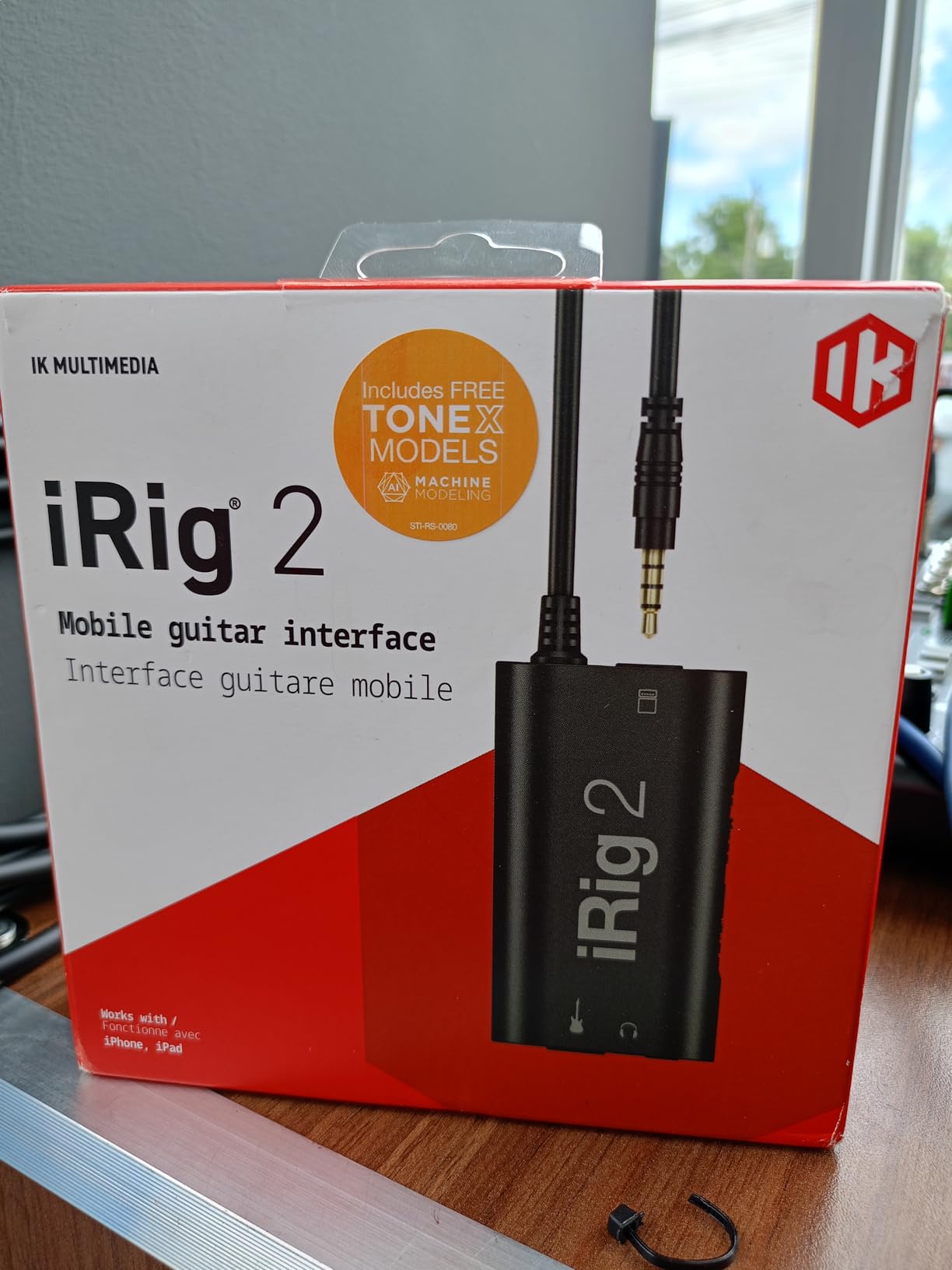 IK Multimedia iRig 2 portable guitar audio interface, lightweight audio adapter for iPhone and iPad with instrument input and headphone/amplfier outs customer photo 2