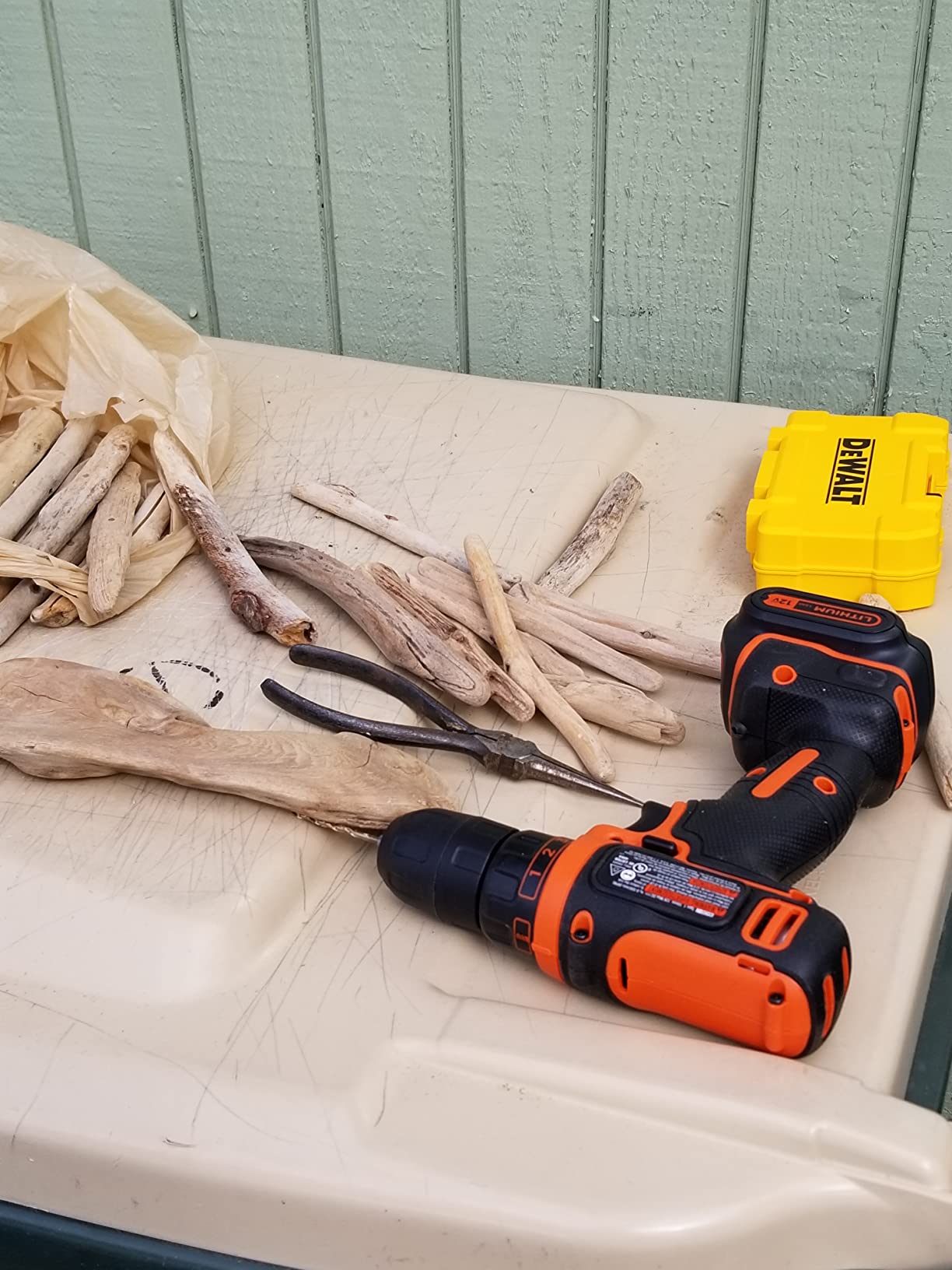 BLACK+DECKER 12V MAX Cordless Drill/Driver, Battery and Charger Included (BDCDD12C) customer photo 1
