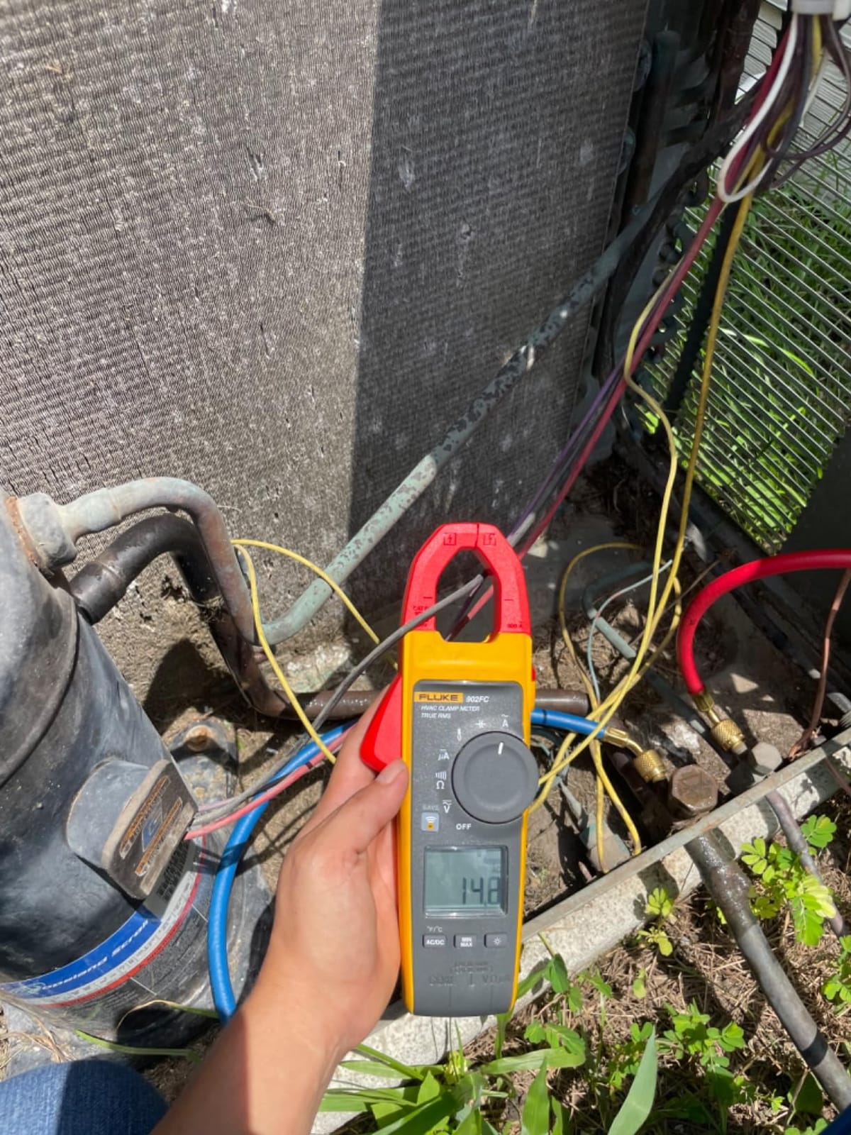 Fluke 902 FC HVAC True-RMS Clamp Meter customer photo 2