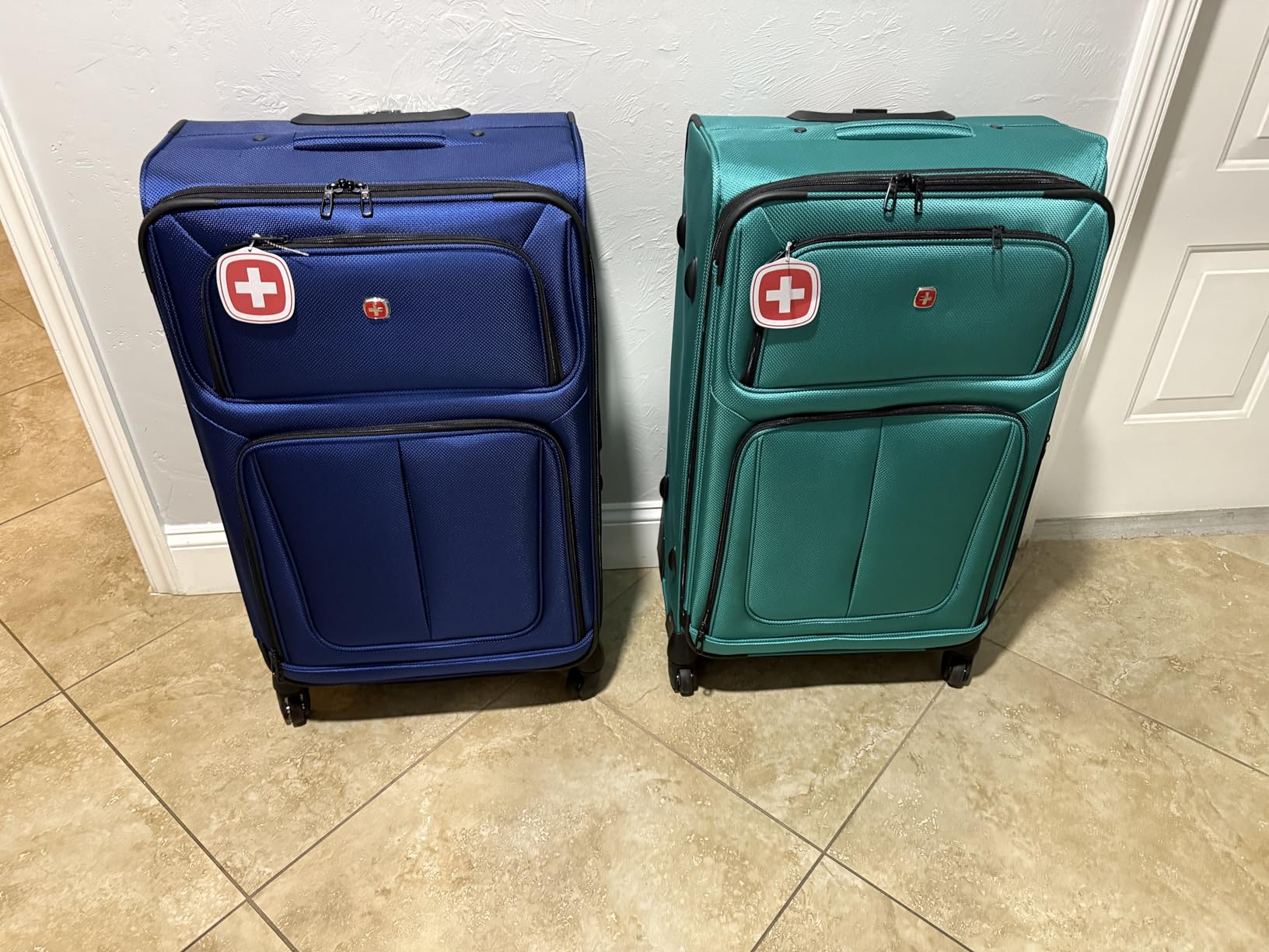 SwissGear Sion Softside Expandable Luggage – Large Checked Suitcase with 360 Degree Wheels & Retractable Handle – 29 Inch, Perfect for 7-9 Night Trips – Burgundy customer photo 1