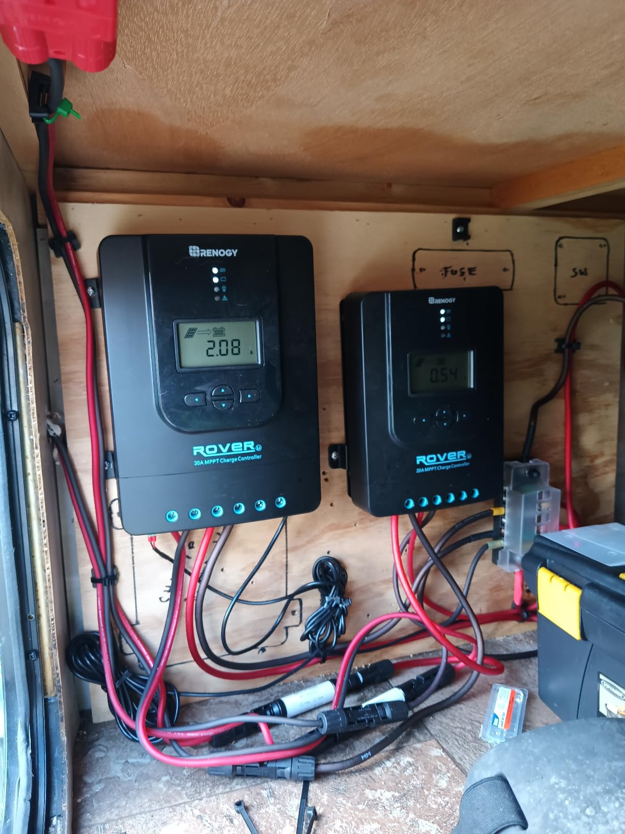 Renogy Rover 30A 12V/24V Auto DC Input MPPT Solar Charge Controller Parameter Adjustable LCD Display Solar Panel Regulator fit for Gel Sealed Flooded and Lithium Battery, Rover 30A,Black customer photo 2
