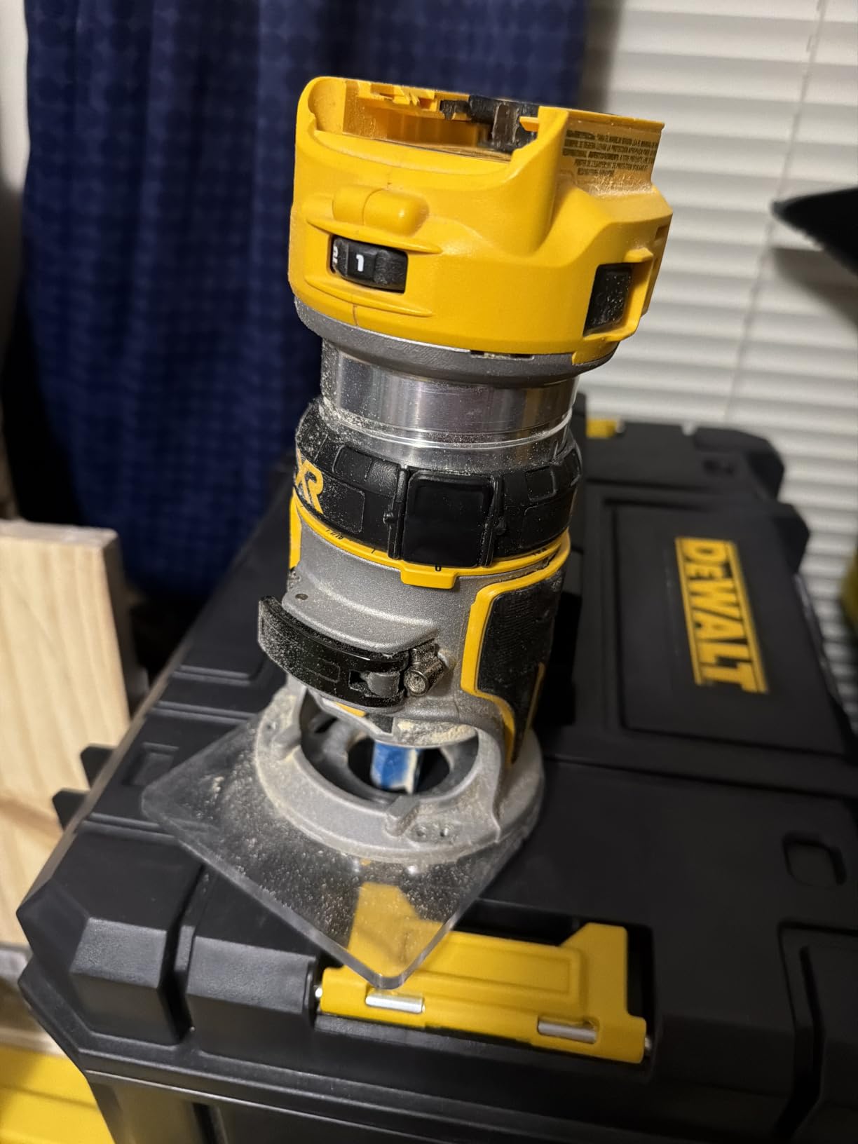 DEWALT DCW600B Router customer photo 1