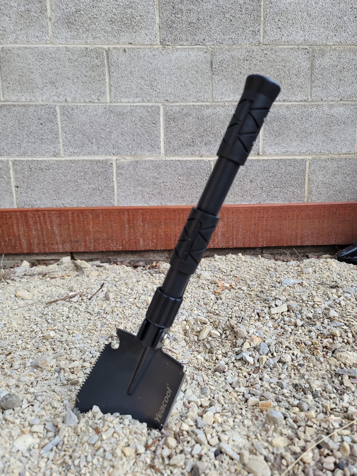 Folding Survival Shovel Multi-Tool, Heavy-Duty Military Entrenching Tool with Pickaxe, Collapsible Spade for Disaster Recovery, Car Emergency, Metal Detecting, Camping, Digging, and Gardening customer photo 1