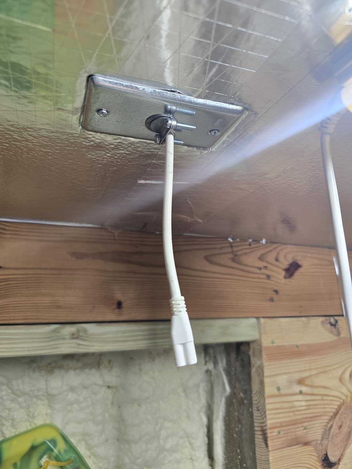 Barrina T8 LED Shop Lights 8FT, 72W 10000LM 5000K, High Output, 10 Packs customer photo 1