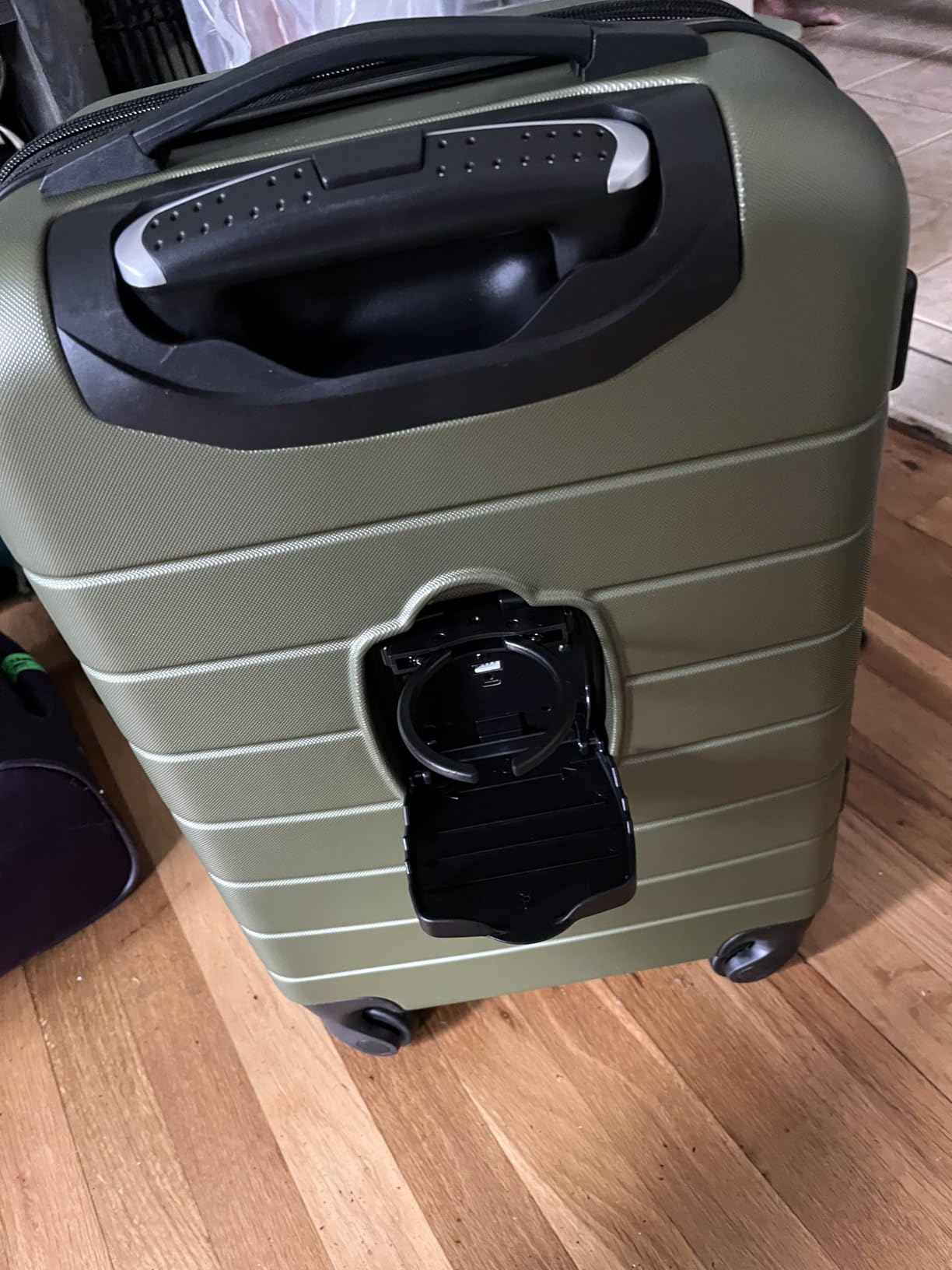 Wrangler Smart Spinner Hardside Luggage, 22-Inch Carry-On, Olive Green customer photo 1
