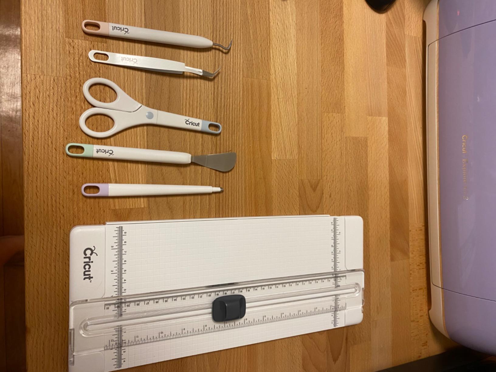 Cricut Essential Tool Set - 7-Piece Precision Tool Kit for Crafting and DIYs, Perfect for Vinyl, Paper & Iron-on Projects, Great Companion for Cricut Cutting Machines, Core Colors customer photo 2