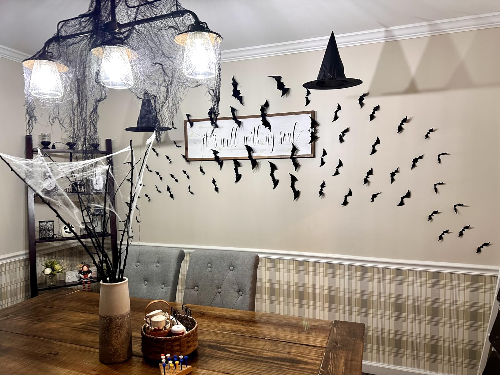 LUDILO 100Pcs Bats Halloween Decorations: Halloween Bats Wall Décor Sticker customer photo 1
