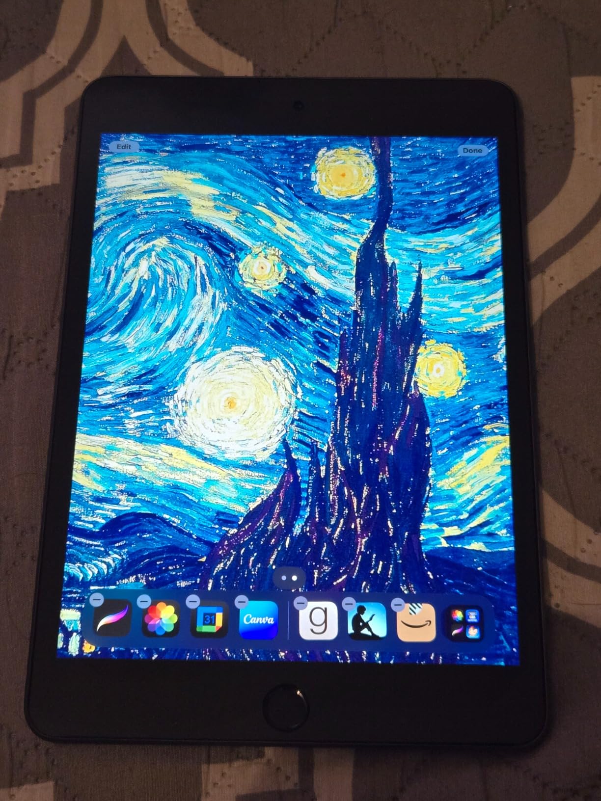 Apple iPad Mini 5th Generation, Wi-Fi, 64GB - Silver (Renewed) customer photo 2