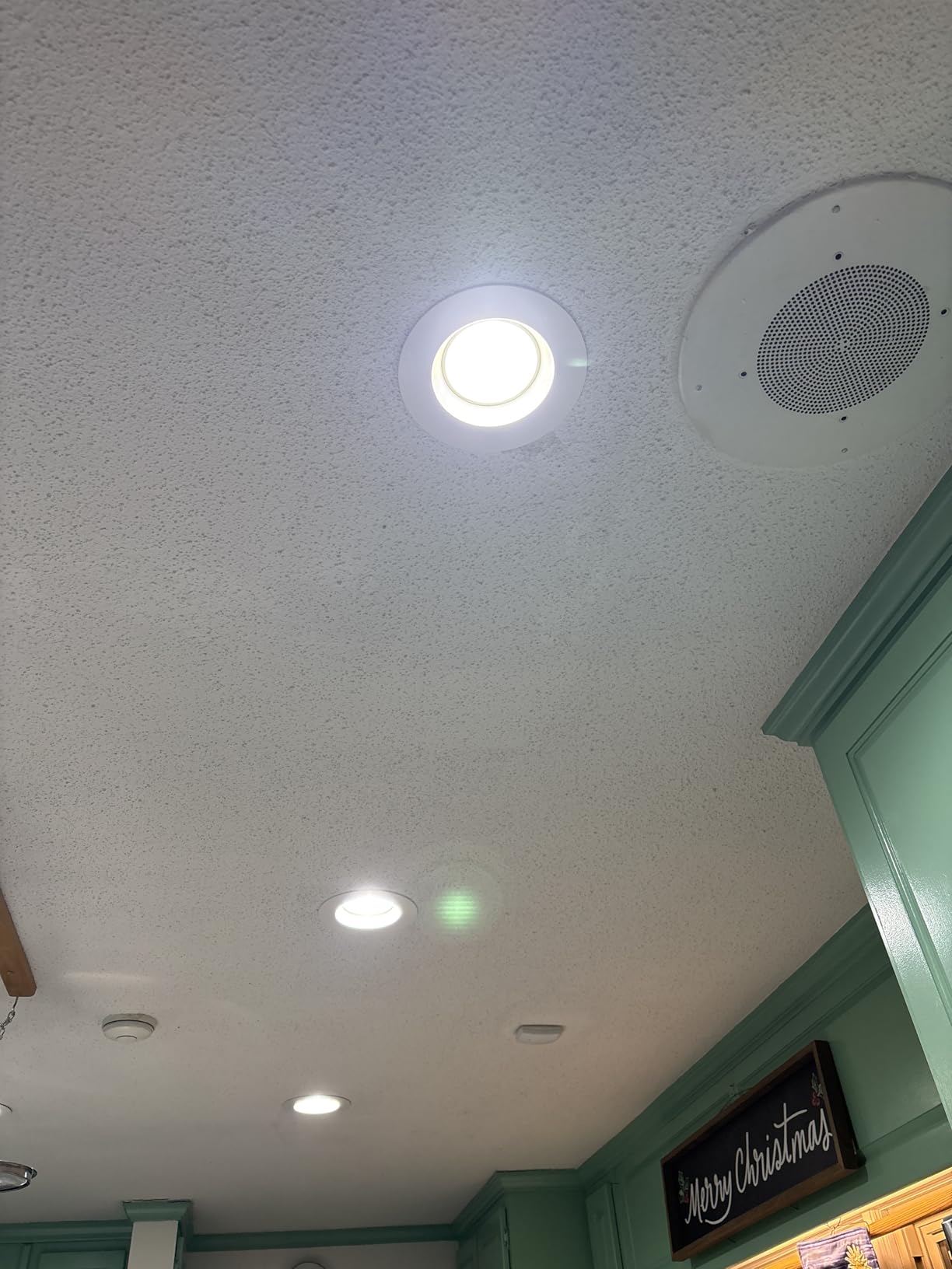 Sunco 4 Pack 6 Inch Retrofit LED Recessed Lights, 13W=75W, 5000K Daylight customer photo 1